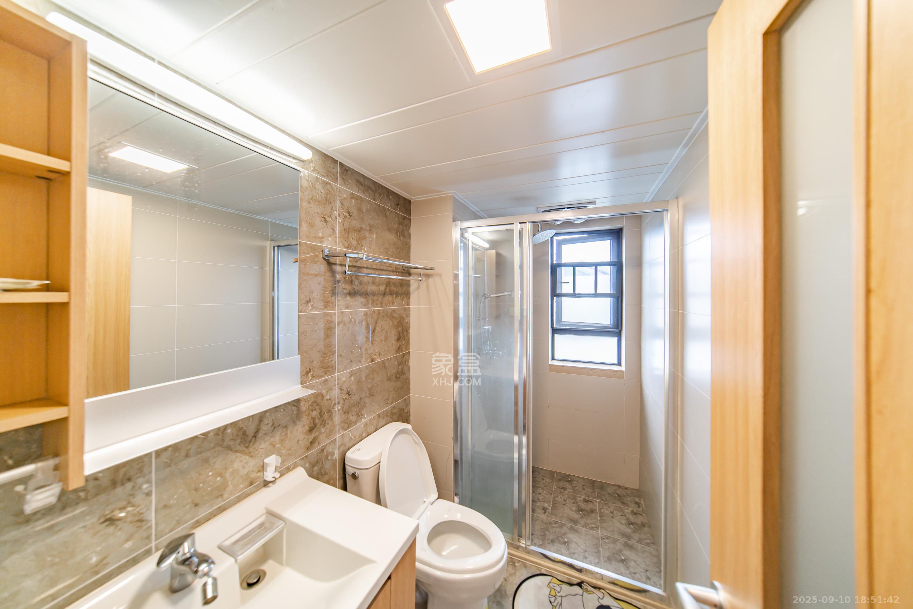 万科金域缇香 3室2厅2卫 120.0万 万科金域缇香 3室2厅2卫 120.0万卫生间