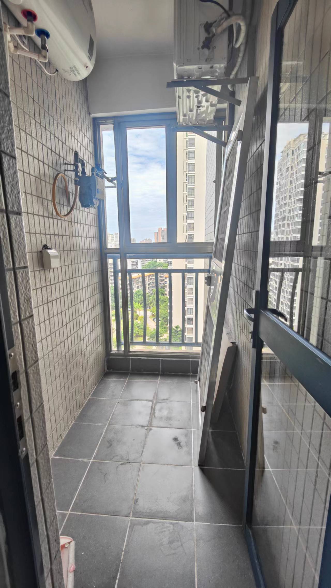 滨海贵族 2室2厅1卫 2800.0元/月 滨海贵族 2室2厅1卫 2800.0元/月室内图