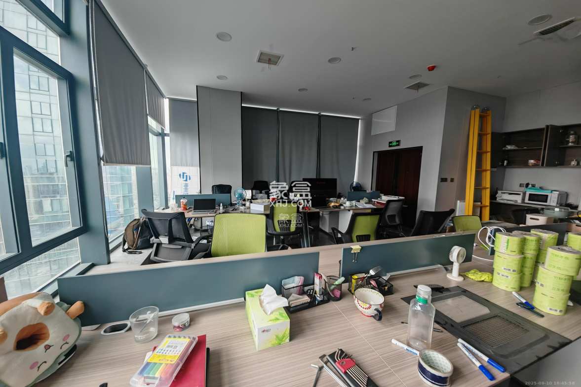 京武浪琴山三期(京武中心) 4室1厅1卫 20000.0元/月 京武浪琴山三期(京武中心) 4室1厅1卫 20000.0元/月室内图