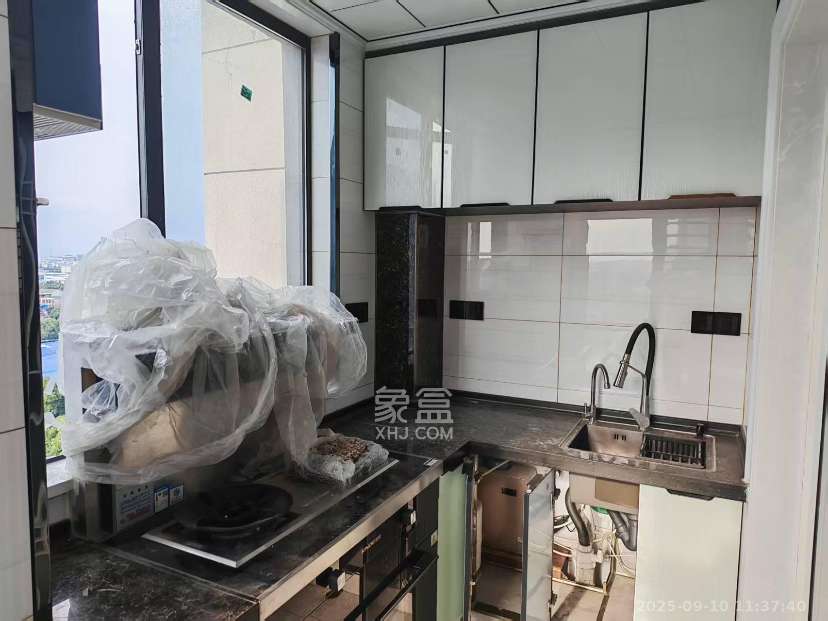 财汇新天地(财汇商务广场)  4室2厅2卫    3000.0元/月 财汇新天地(财汇商务广场)  4室2厅2卫    3000.0元/月室内图