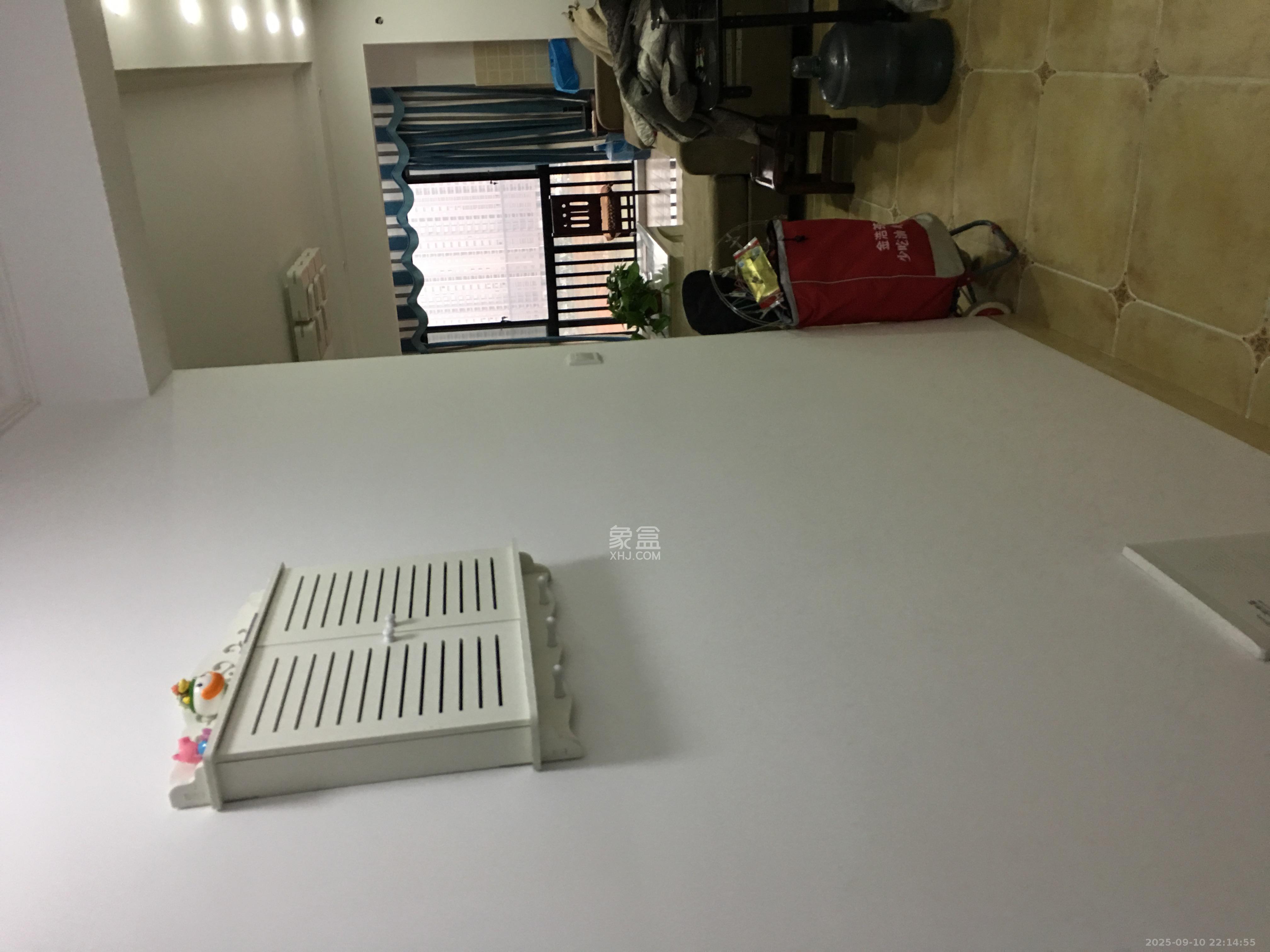 国泰九龙湾  3室2厅1卫   2280.00元/月室内图