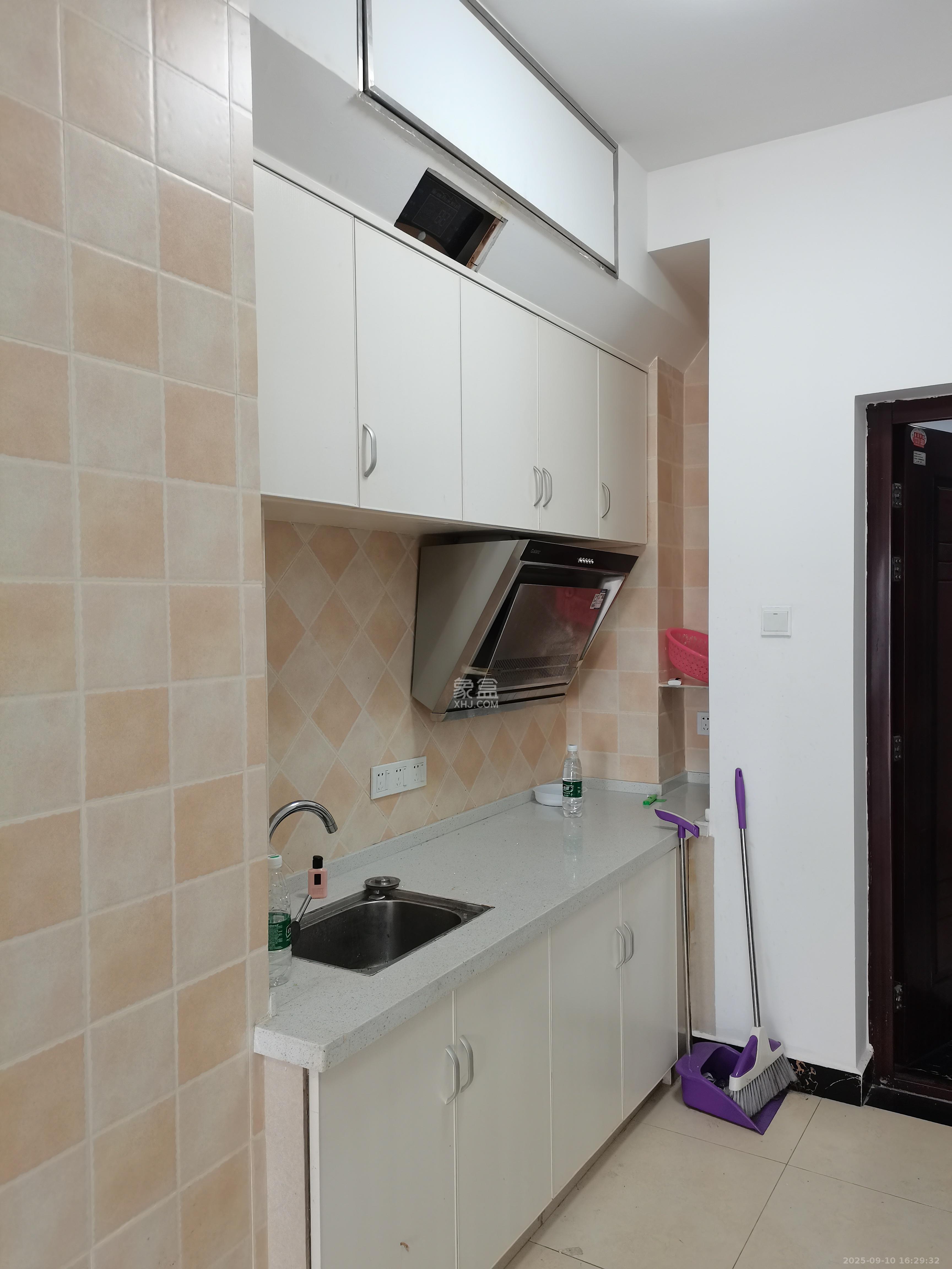 南庭城果   61.0㎡      1500.0元/月室内图