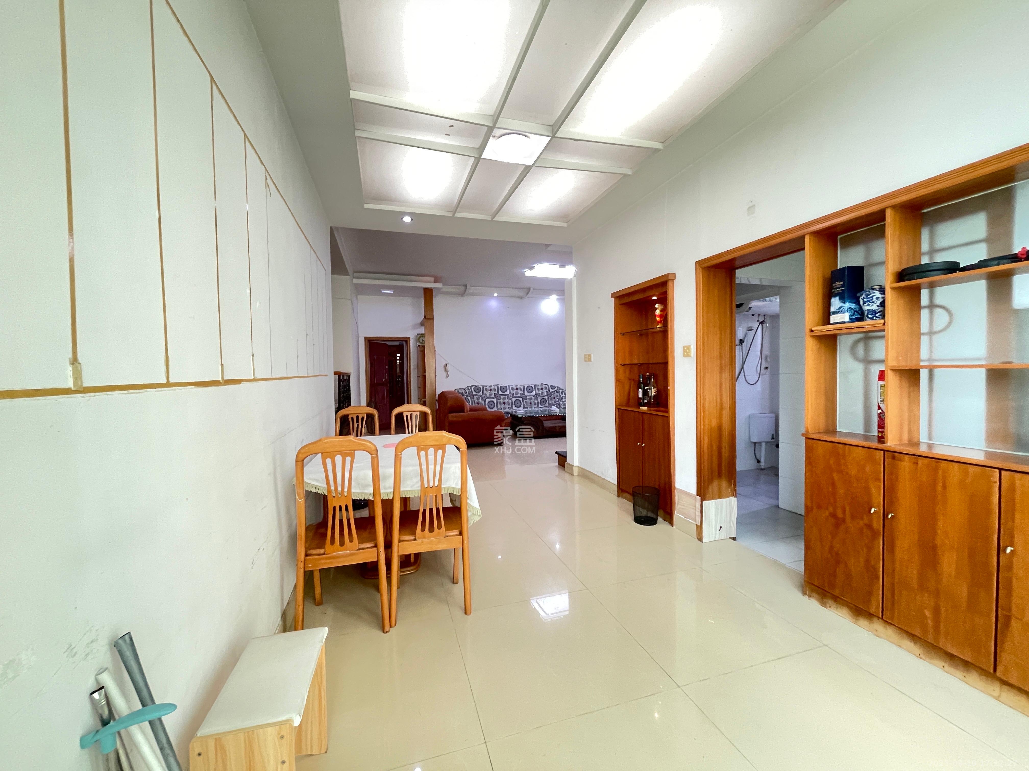 咸嘉新村嘉旺苑  3室2厅1卫   2200.00元/月室内图