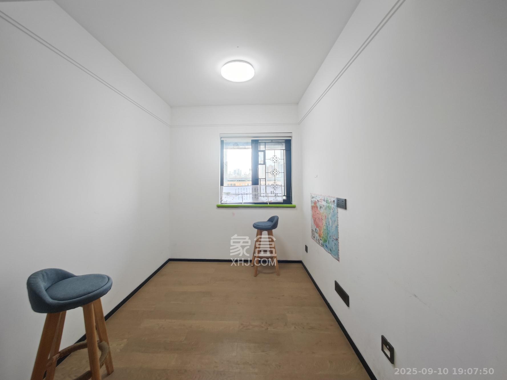 万科金色麦田  4室2厅2卫    185.0万 万科金色麦田  4室2厅2卫    185.0万卧室