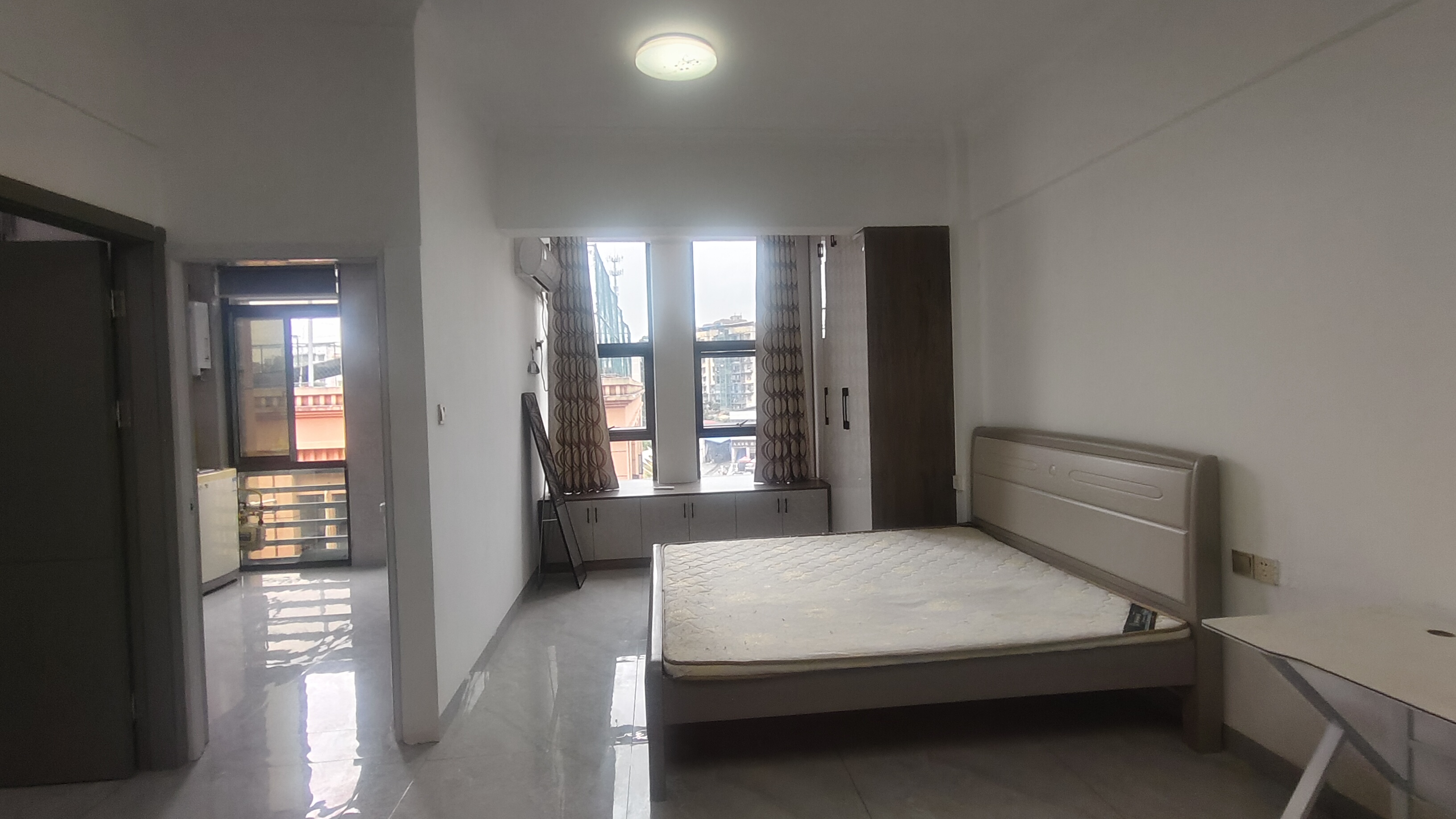 赫山新天地  1室0厅0卫    1300.0元/月室内图