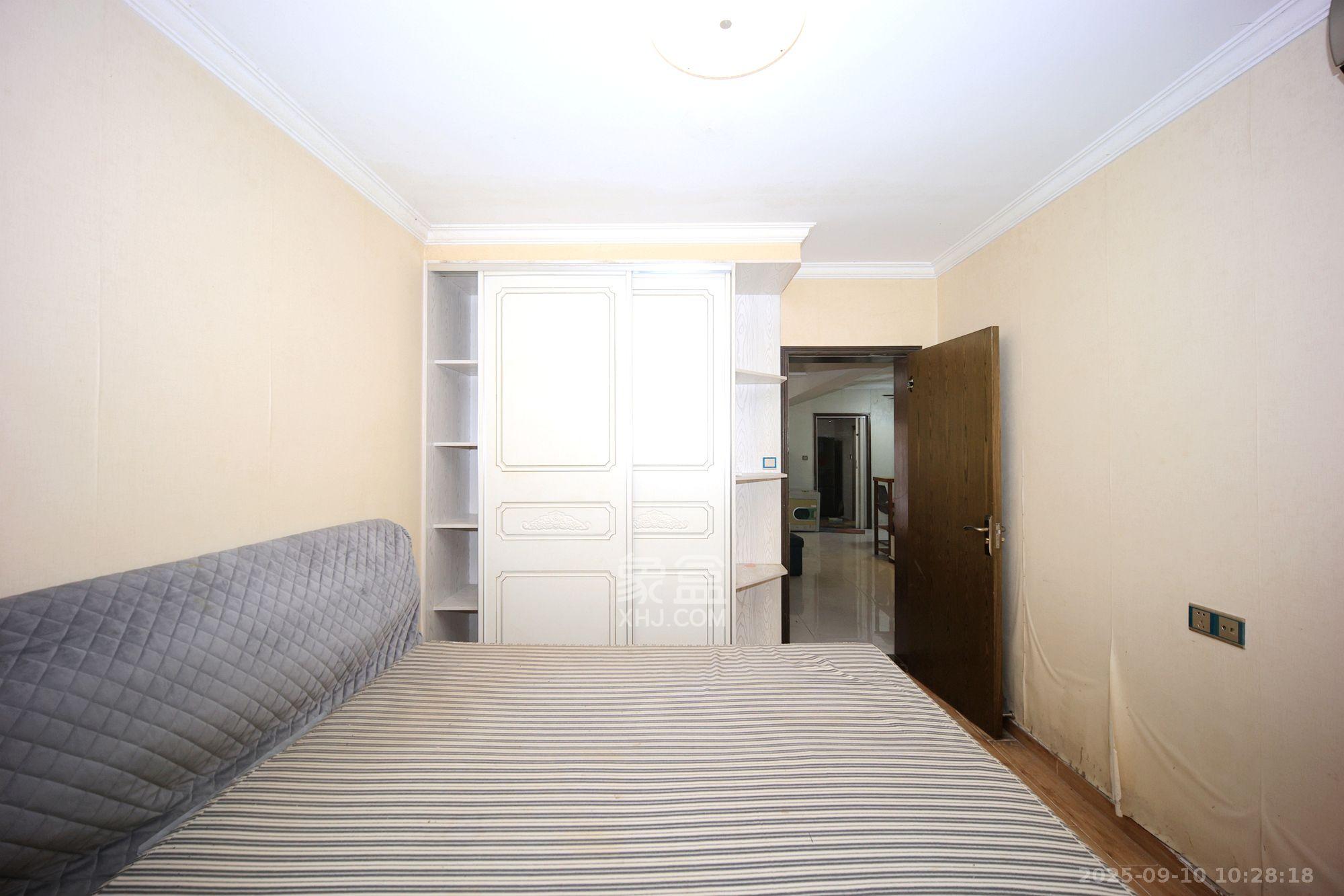 燕子岭散盘  3室2厅1卫    2600.0元/月室内图