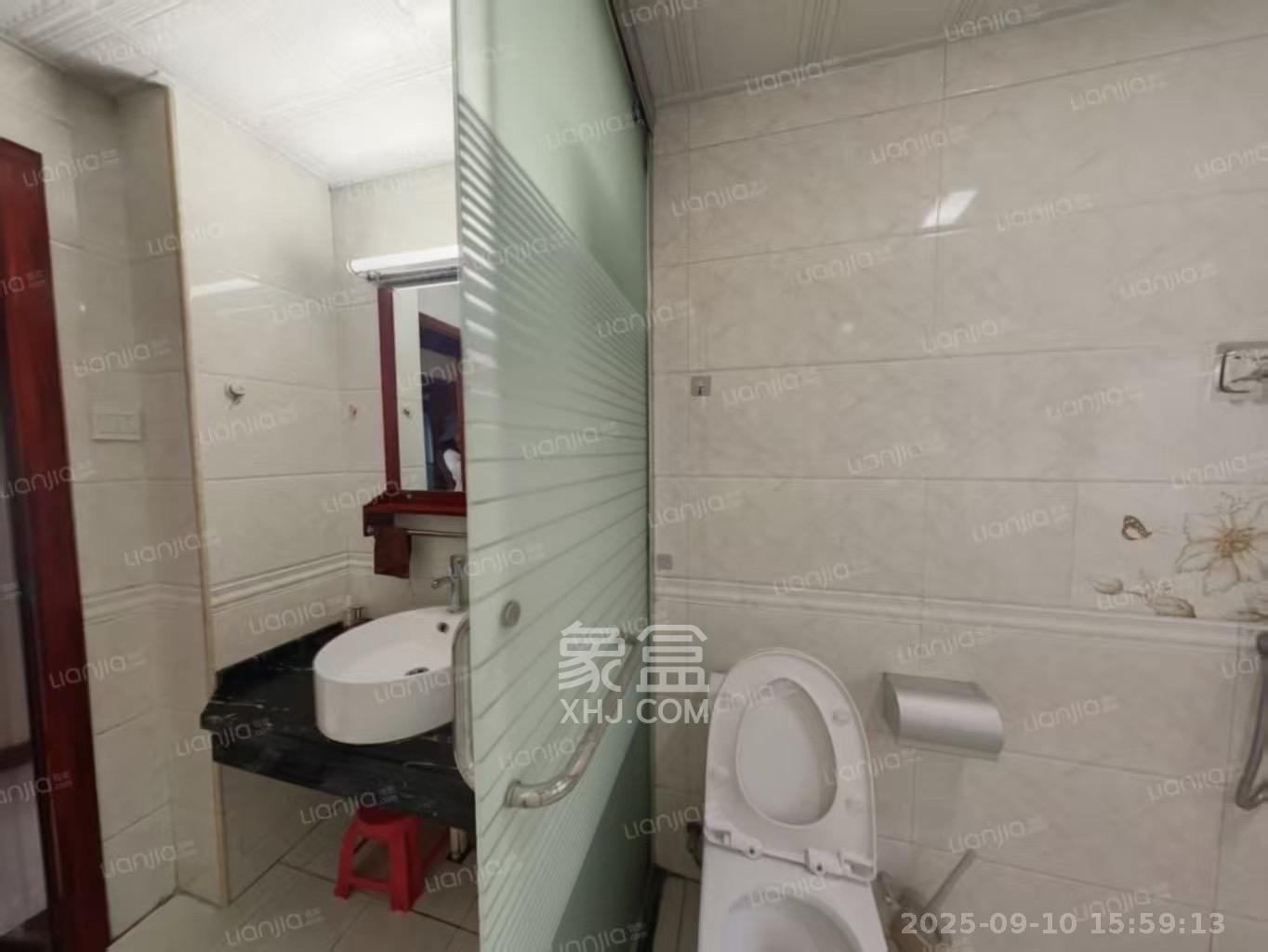 西街花园 3室1厅1卫 3000.0元/月 西街花园 3室1厅1卫 3000.0元/月室内图