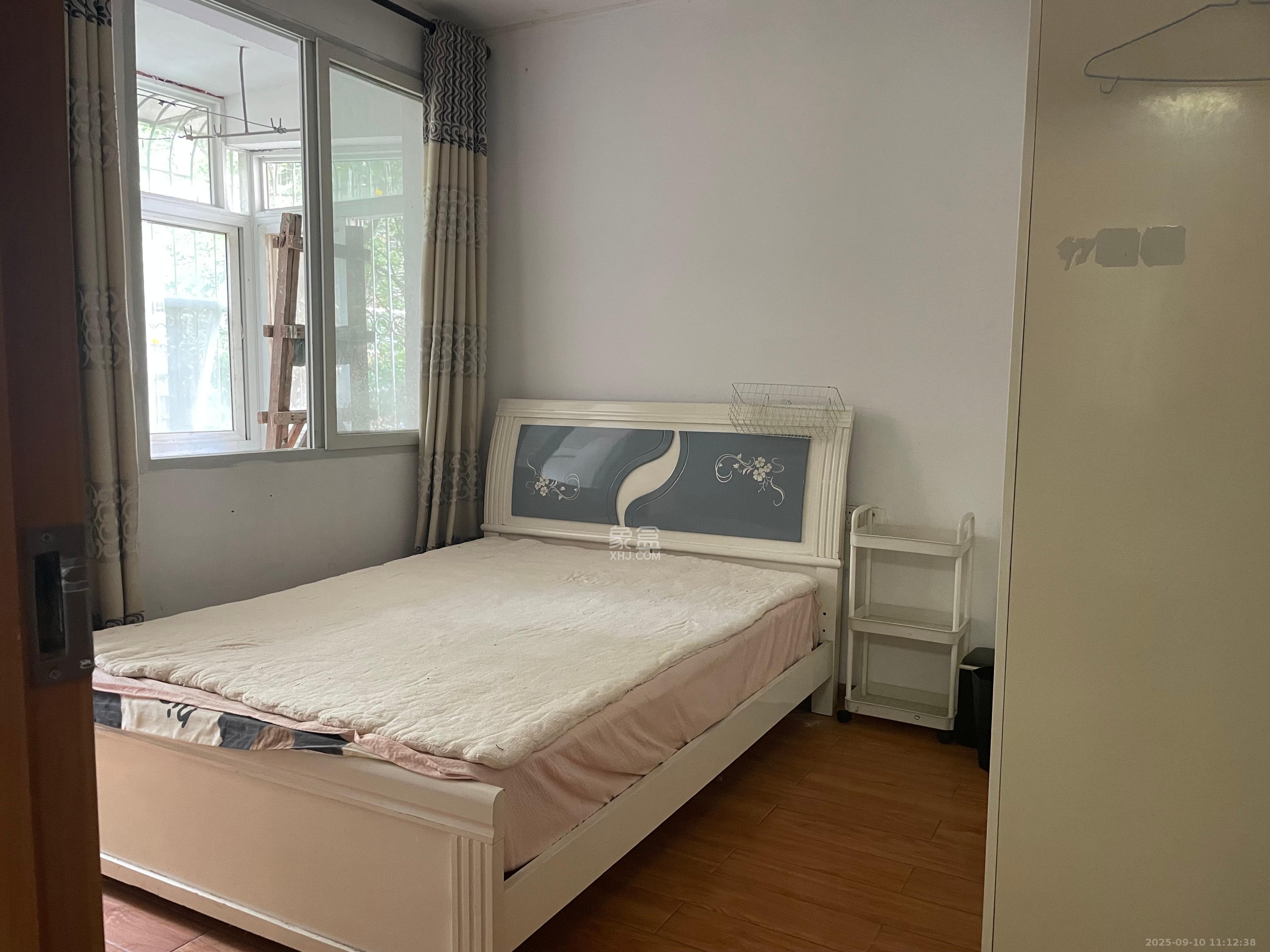 桔园小区1-8片  3室1厅1卫    1700.0元/月室内图