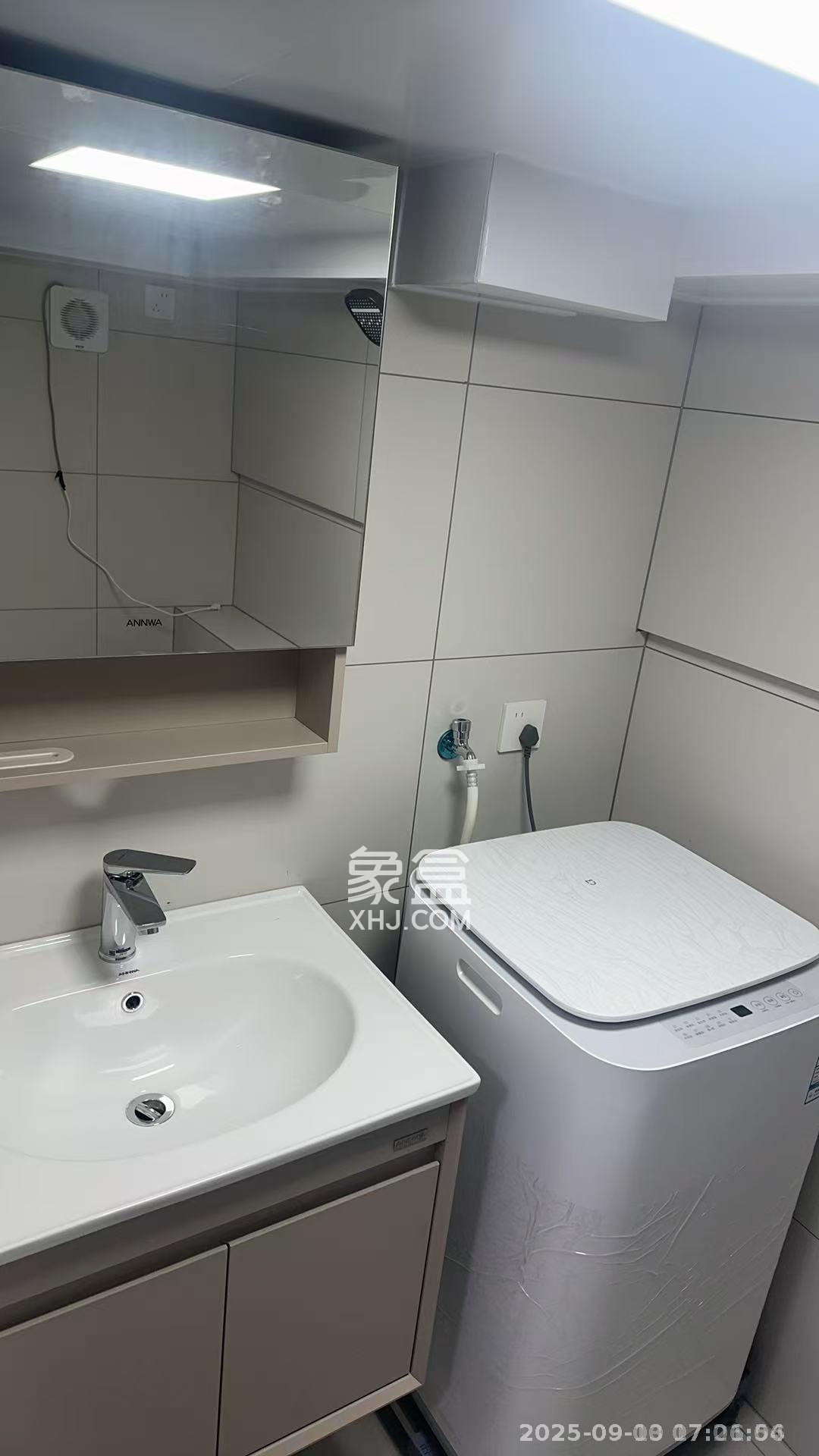 保利天禧EF区  1室1厅1卫    1600.0元/月室内图