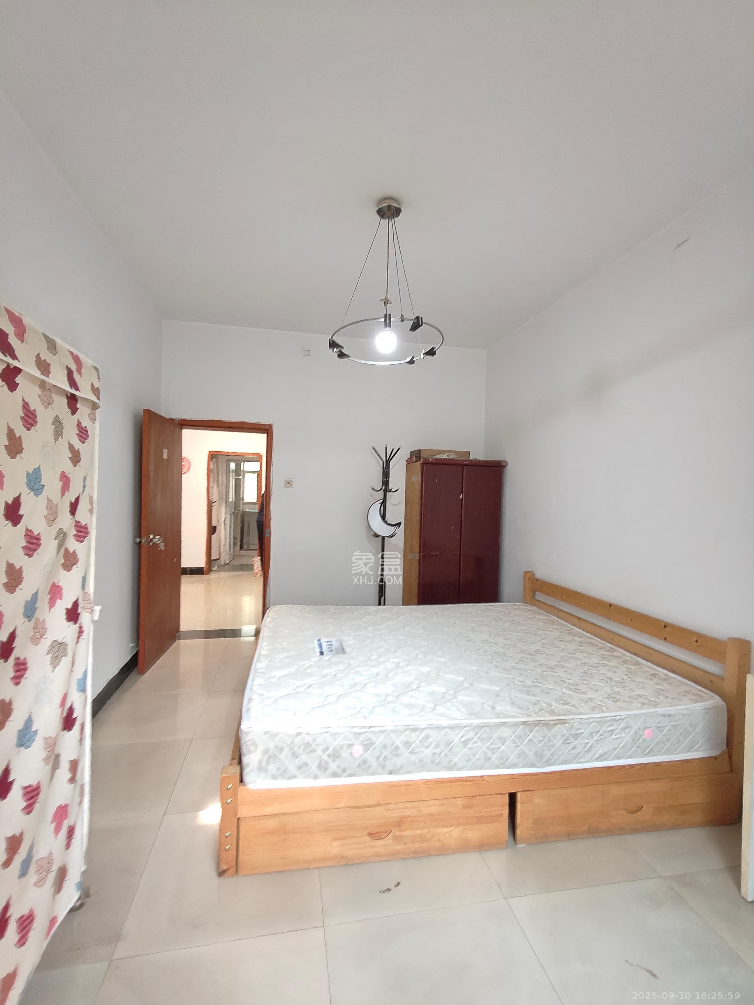 市直属机关宿舍 2室1厅1卫 1450.0元/月 市直属机关宿舍 2室1厅1卫 1450.0元/月室内图