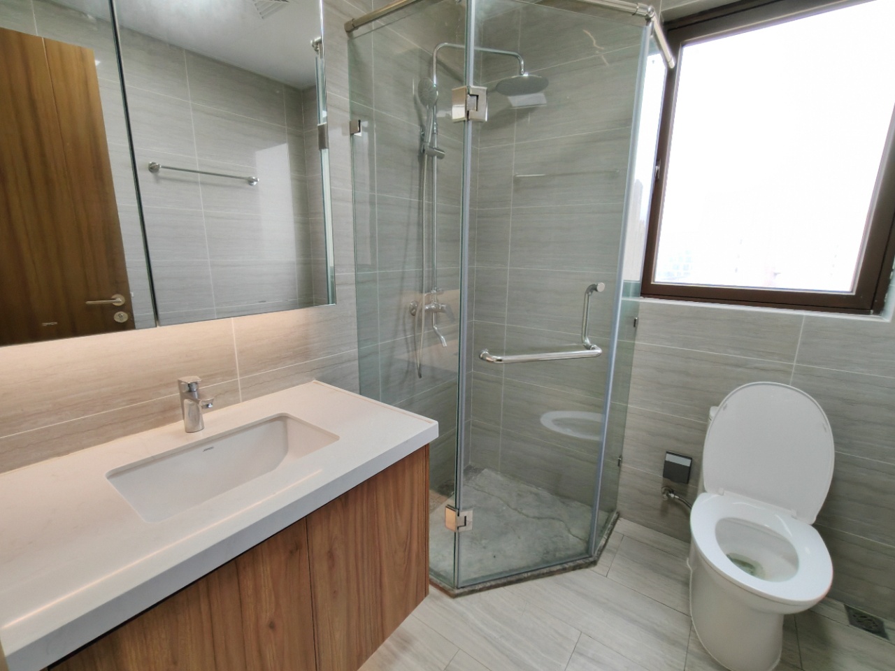 海航豪庭南苑  3室2厅2卫    5800.0元/月 海航豪庭南苑  3室2厅2卫    5800.0元/月室内图