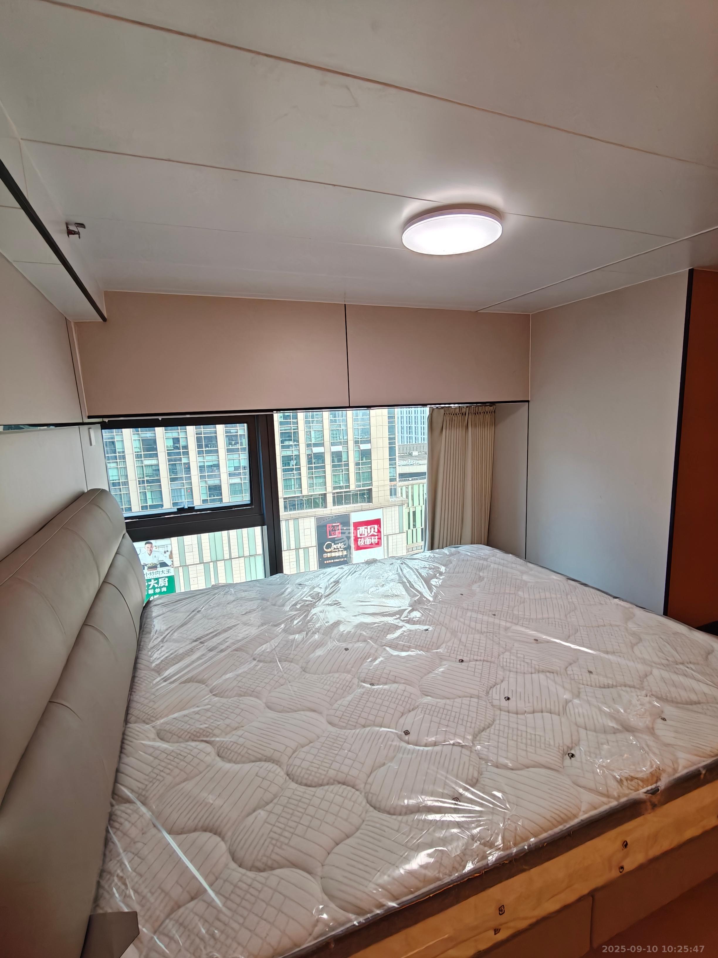 卓越中寰  2室1厅1卫    2800.0元/月室内图