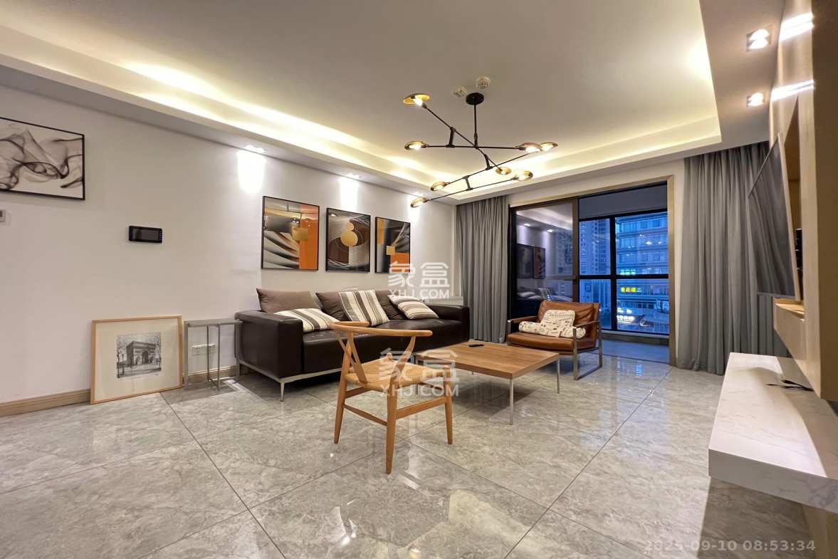 保利西海岸B区  3室2厅2卫    5000.0元/月 保利西海岸B区  3室2厅2卫    5000.0元/月室内图