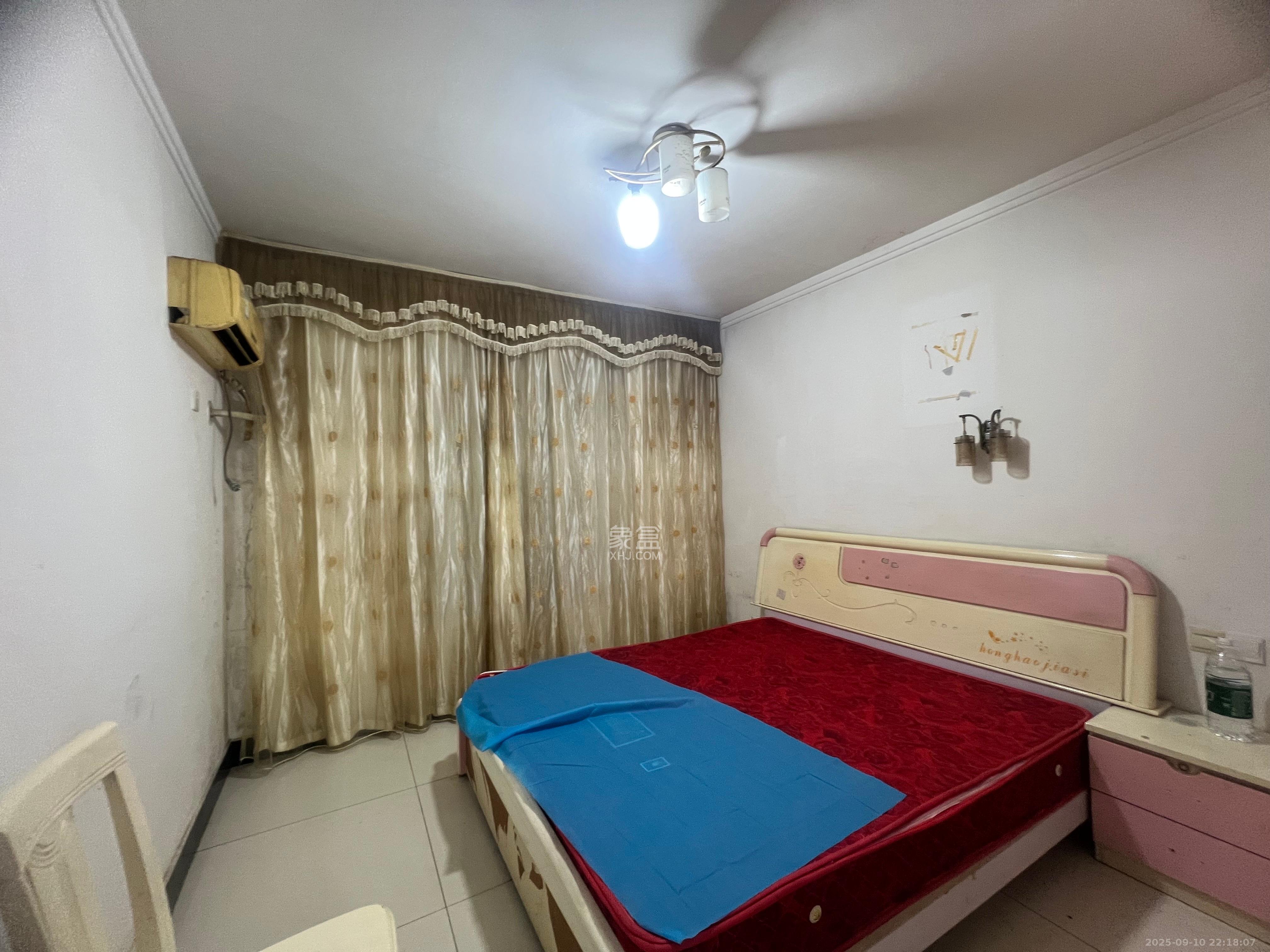 中南汽车世界  2室1厅1卫    1100.0元/月室内图