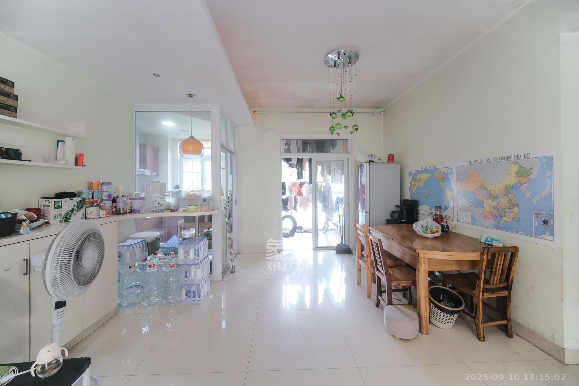 山水湾  3室2厅1卫    89.8万 山水湾  3室2厅1卫    89.8万客厅