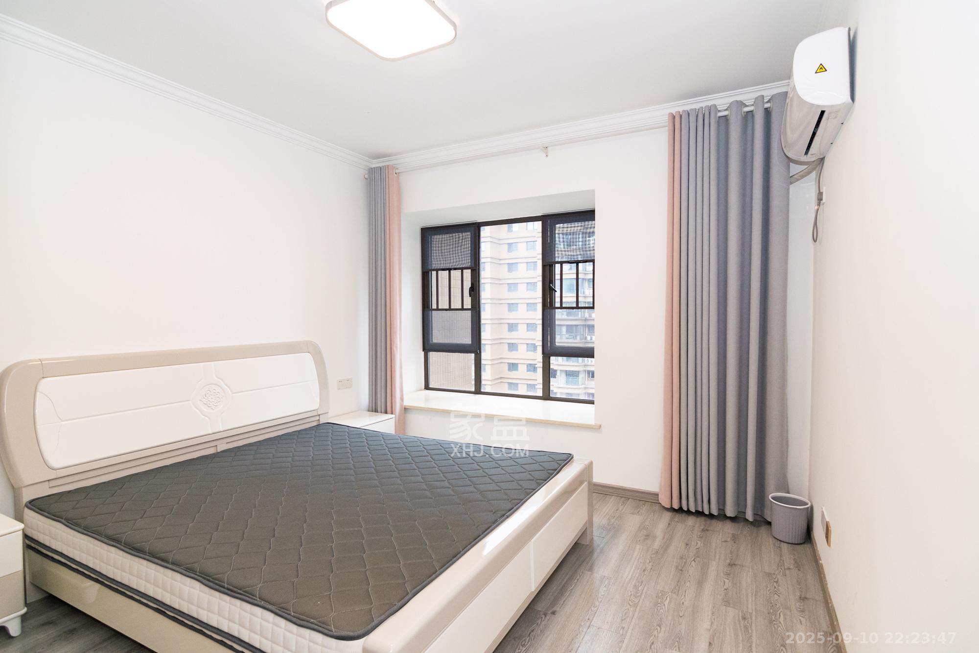 润和长郡（润和紫郡二三期）  4室2厅2卫    99.5万卧室