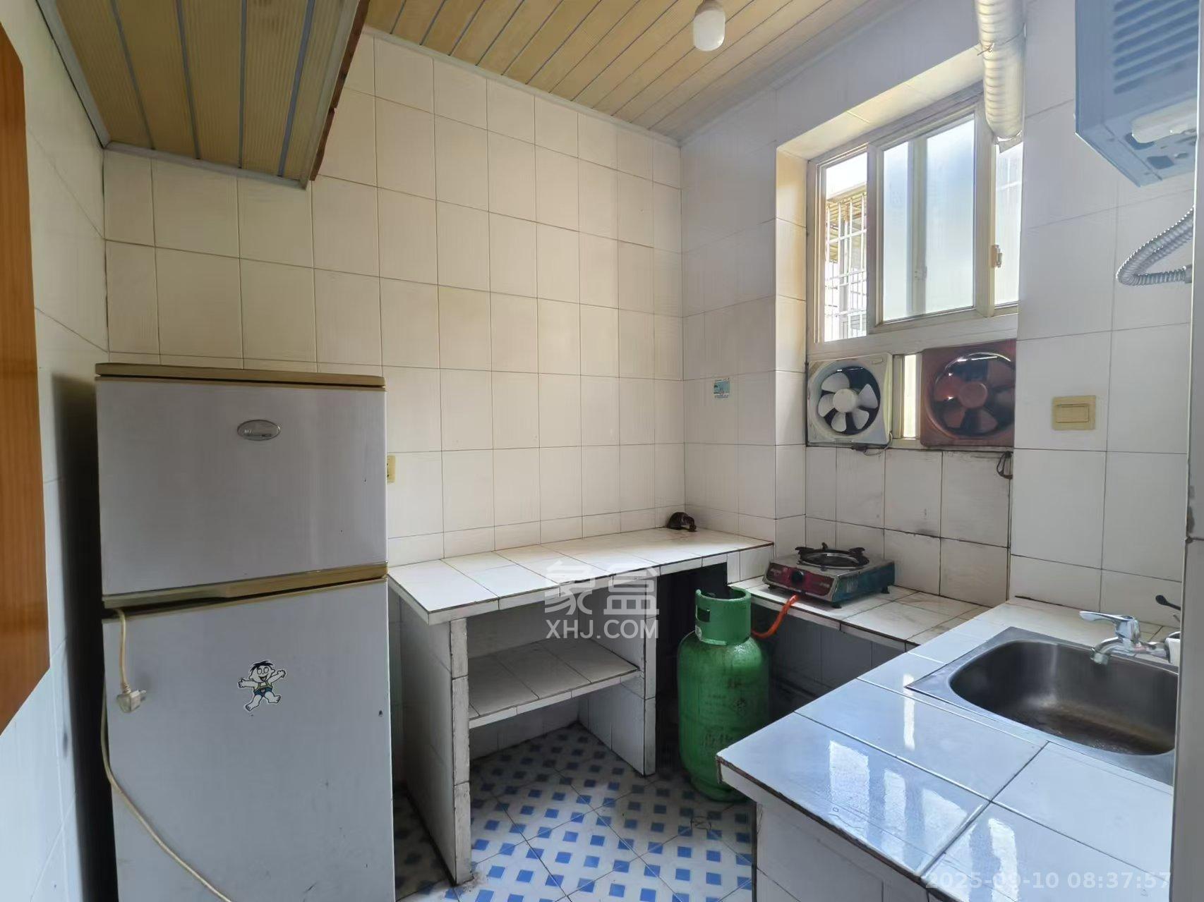 国庆新村  2室1厅1卫    1200.0元/月室内图