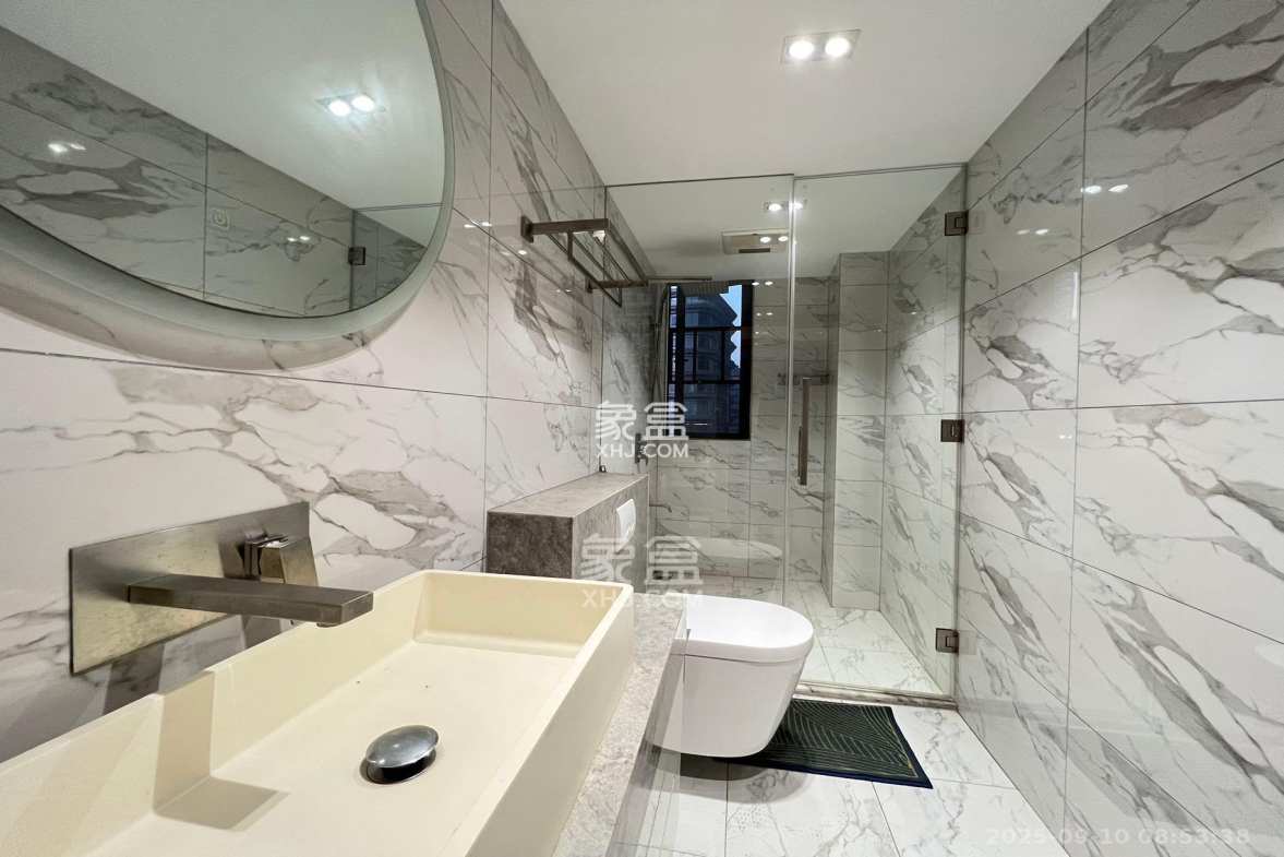 保利西海岸B区  3室2厅2卫    5000.0元/月 保利西海岸B区  3室2厅2卫    5000.0元/月室内图