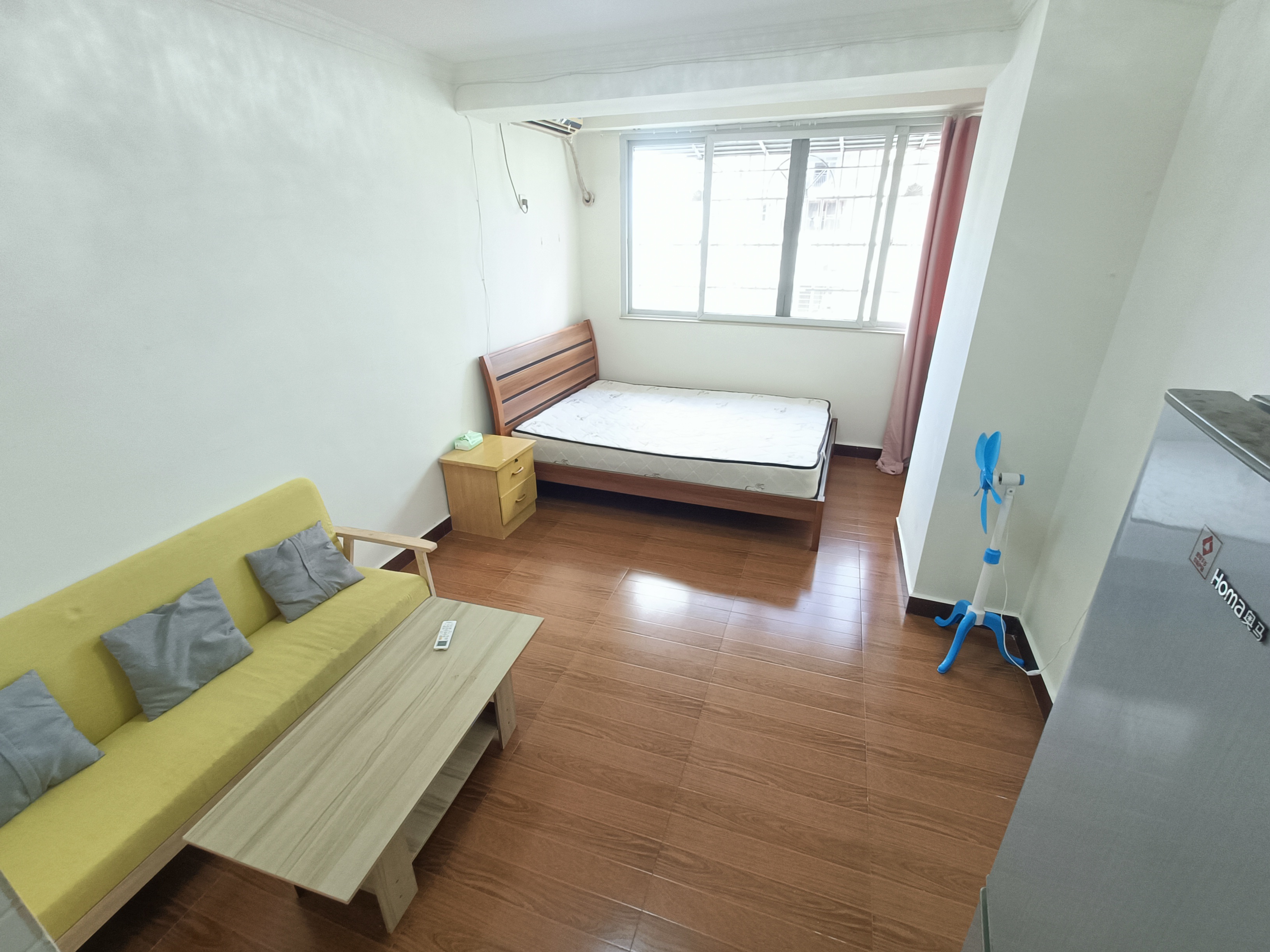 中天海景  1室0厅1卫   1200.00元/月室内图1