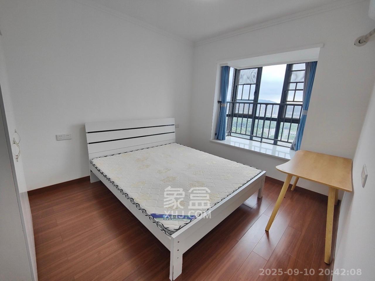 荣泰广场 3室2厅1卫 2400.0元/月 荣泰广场 3室2厅1卫 2400.0元/月室内图