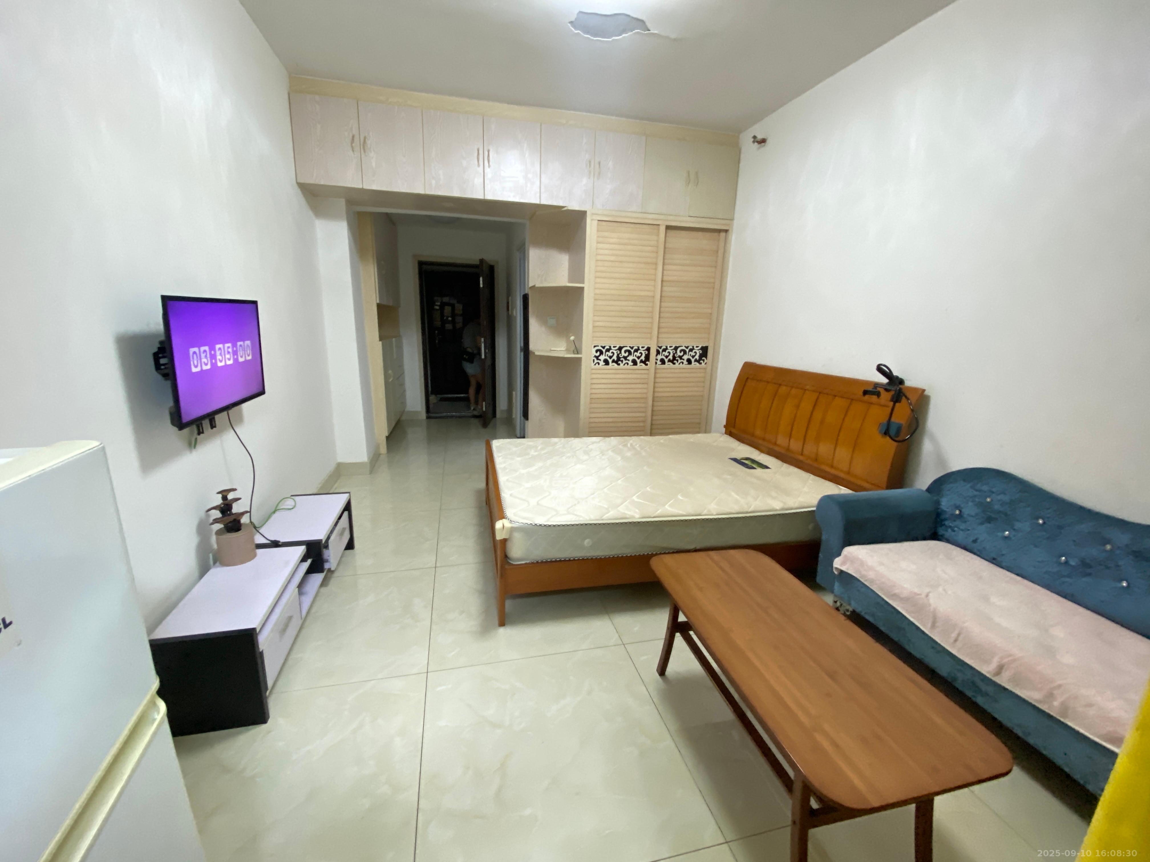 海德公园  1室1厅1卫    1200.0元/月室内图