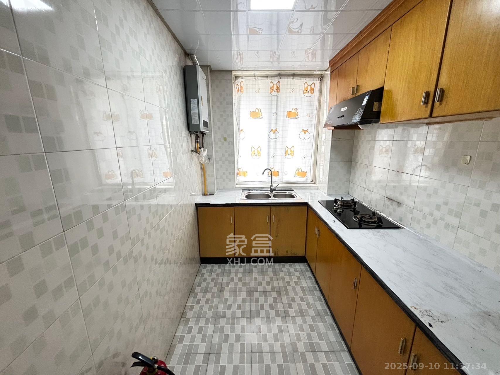 泉水塘小区  3室2厅1卫    1900.0元/月 泉水塘小区  3室2厅1卫    1900.0元/月室内图