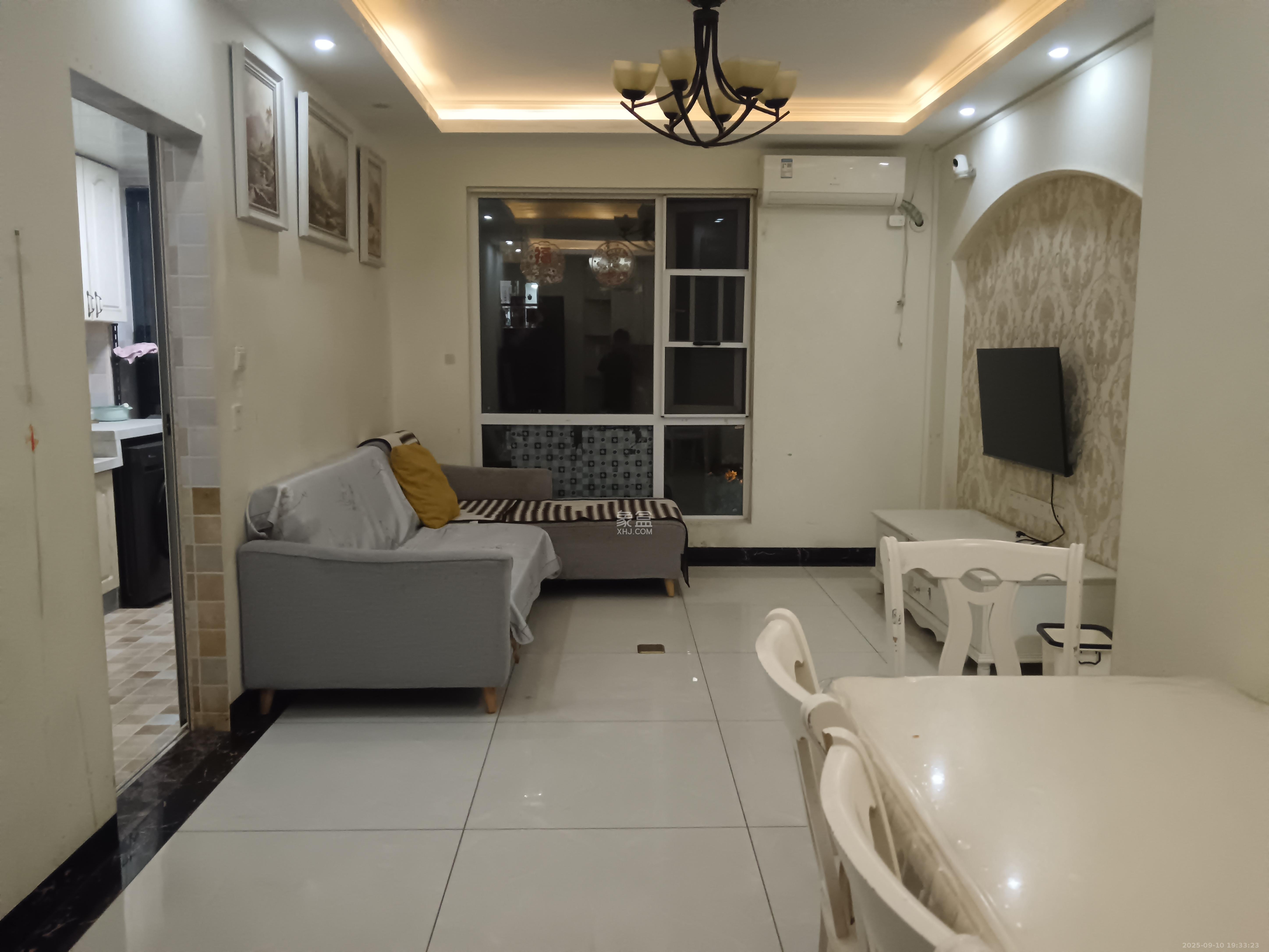 蓝光幸福满庭 1室0厅0卫 2100.0元/月 蓝光幸福满庭 1室0厅0卫 2100.0元/月室内图