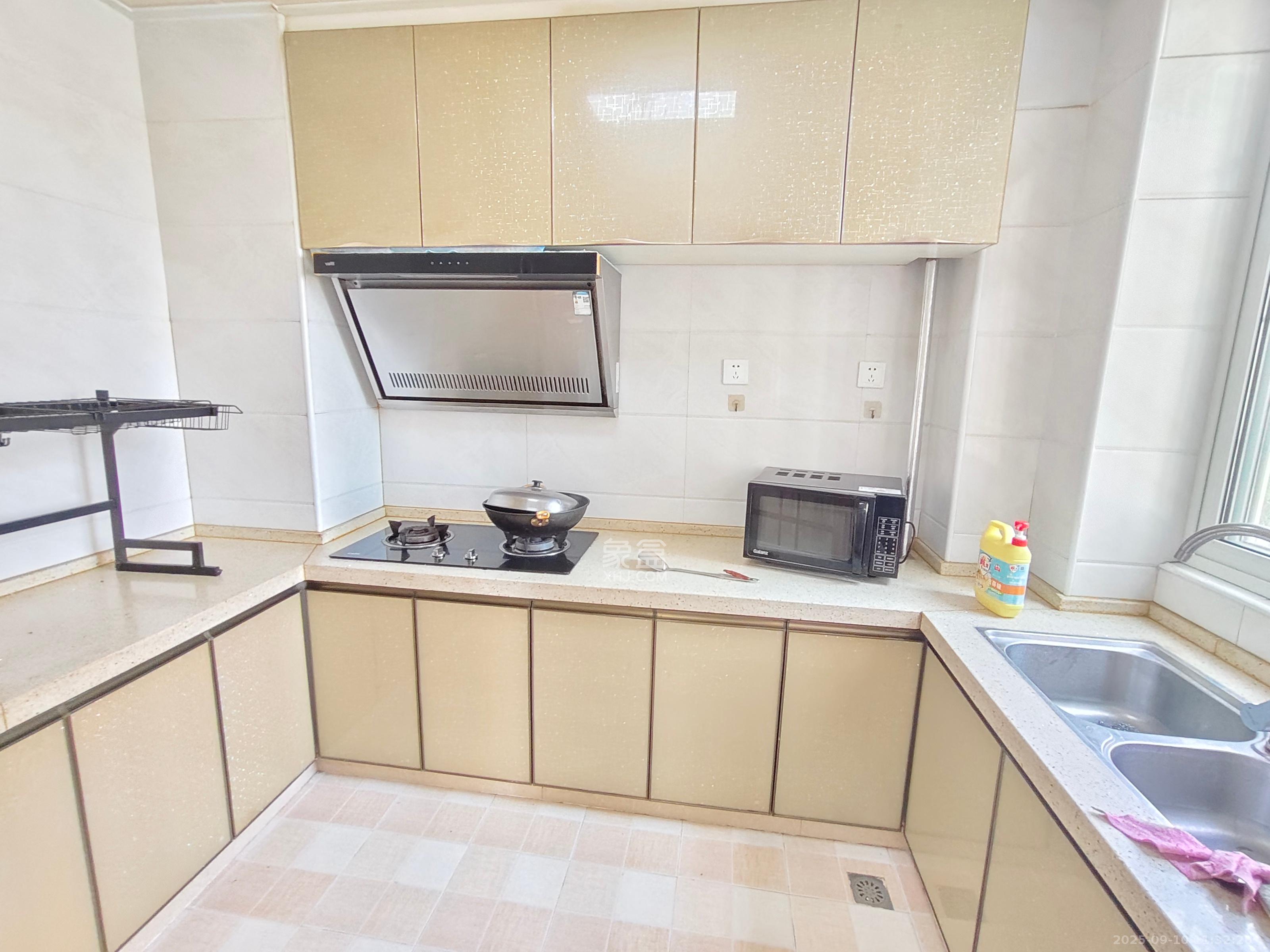 洋湖和园（福联嘉苑）  3室1厅2卫    2500.0元/月室内图