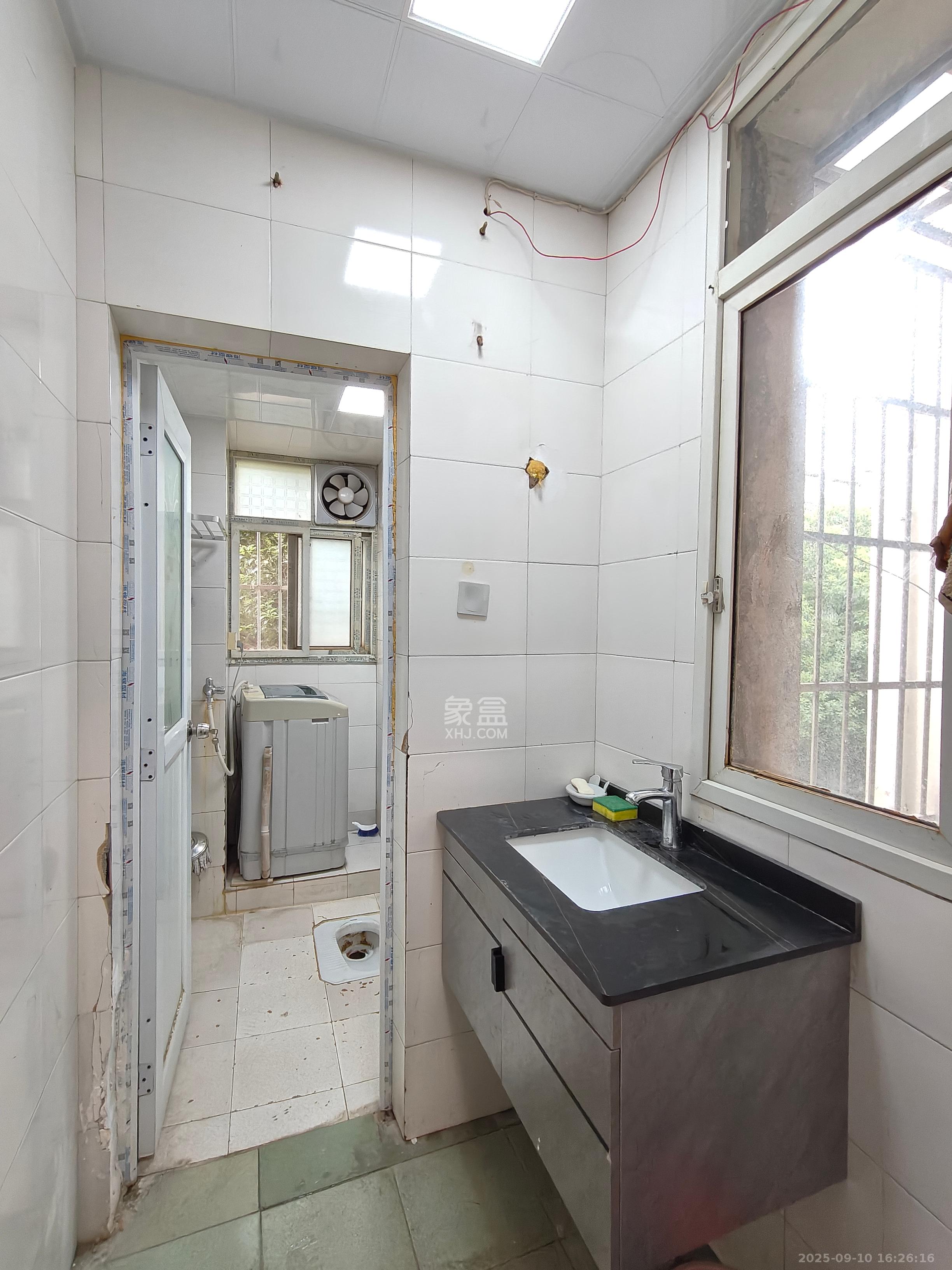 市直属机关宿舍 2室1厅1卫 1450.0元/月 市直属机关宿舍 2室1厅1卫 1450.0元/月室内图