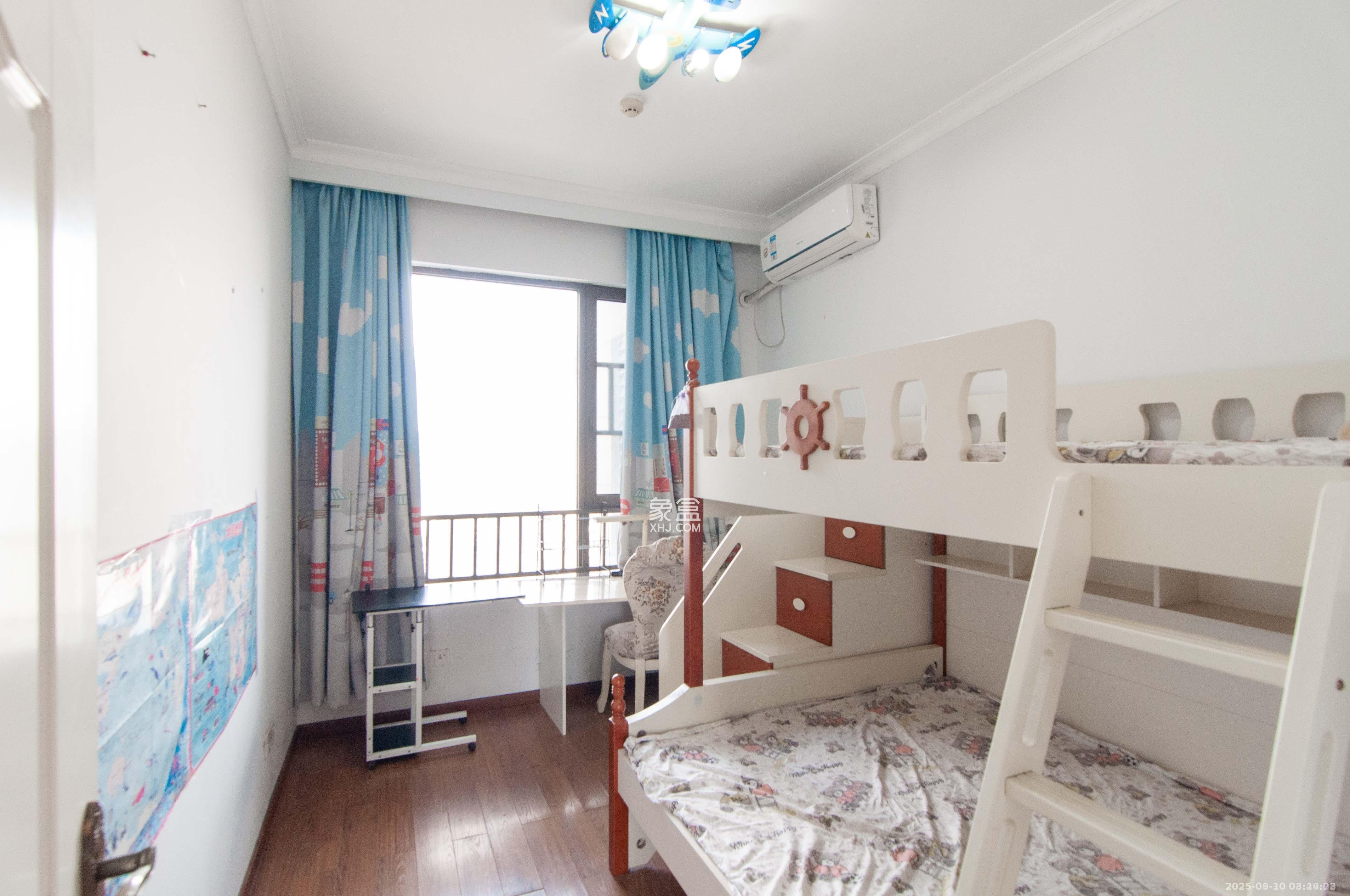 金茂梅溪湖 4室2厅2卫 3500.0元/月 金茂梅溪湖 4室2厅2卫 3500.0元/月室内图