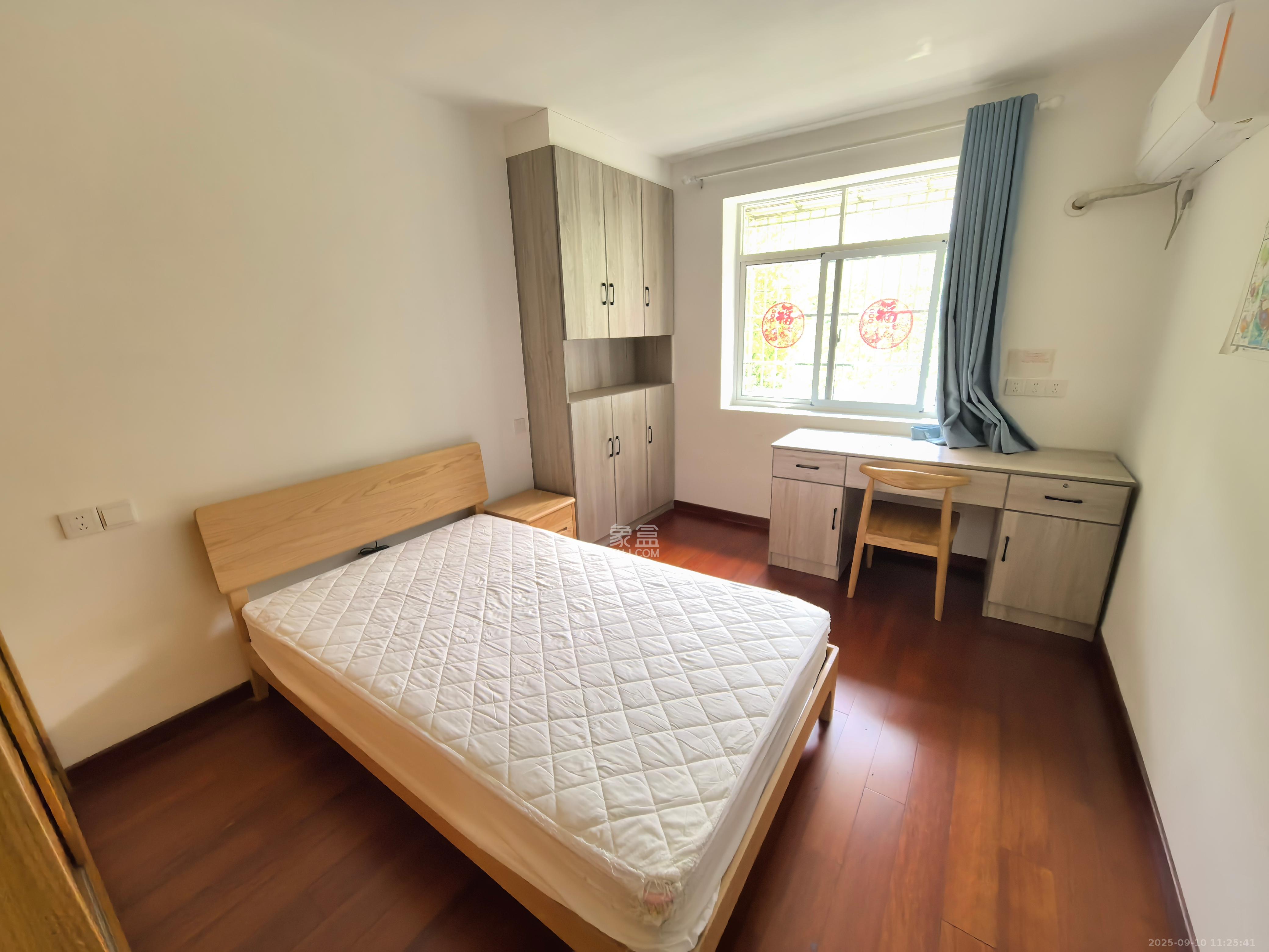 望月湖小区三片  3室2厅1卫    3100.0元/月室内图