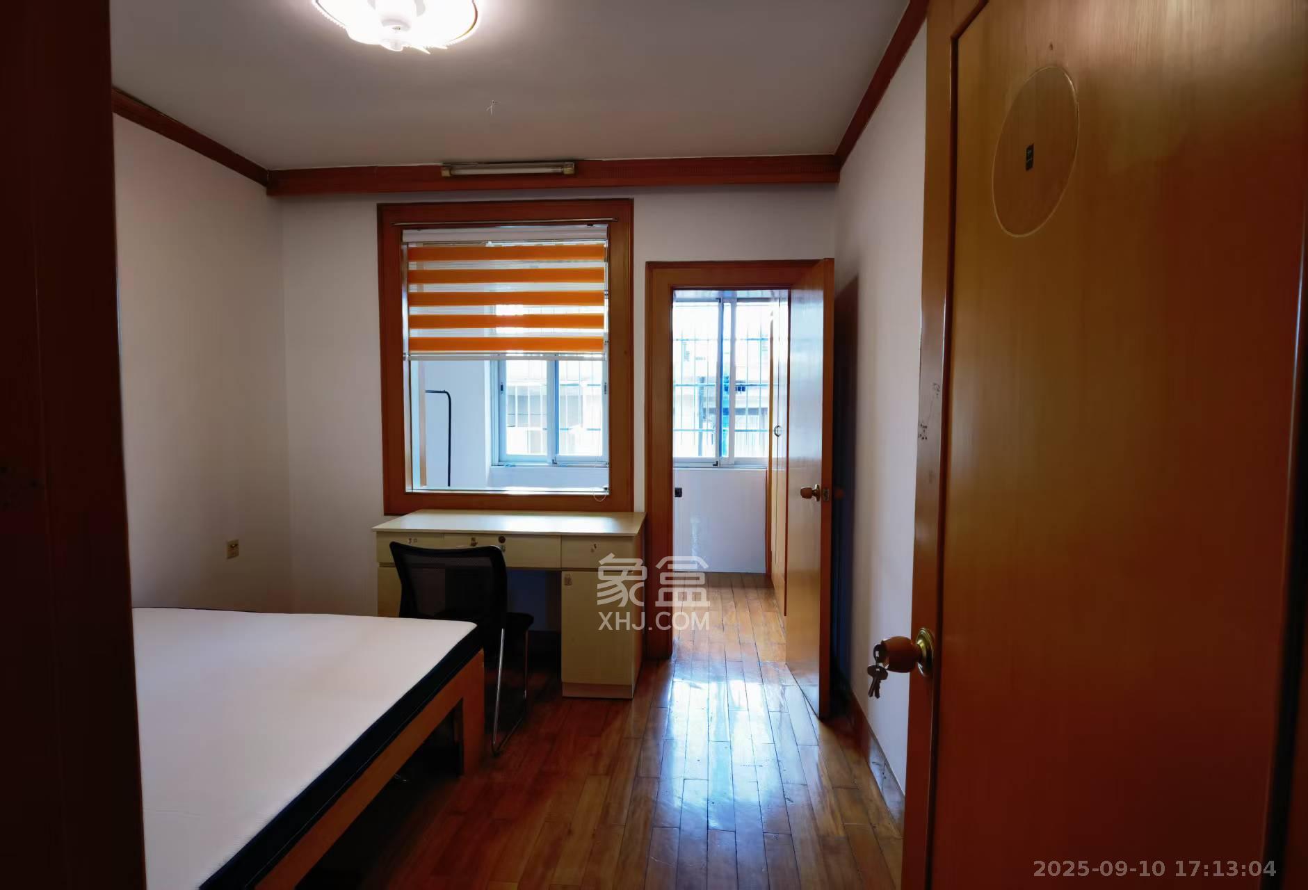 湖南中医药大学梨子山宿舍 3室2厅1卫 2000.0元/月 湖南中医药大学梨子山宿舍 3室2厅1卫 2000.0元/月室内图