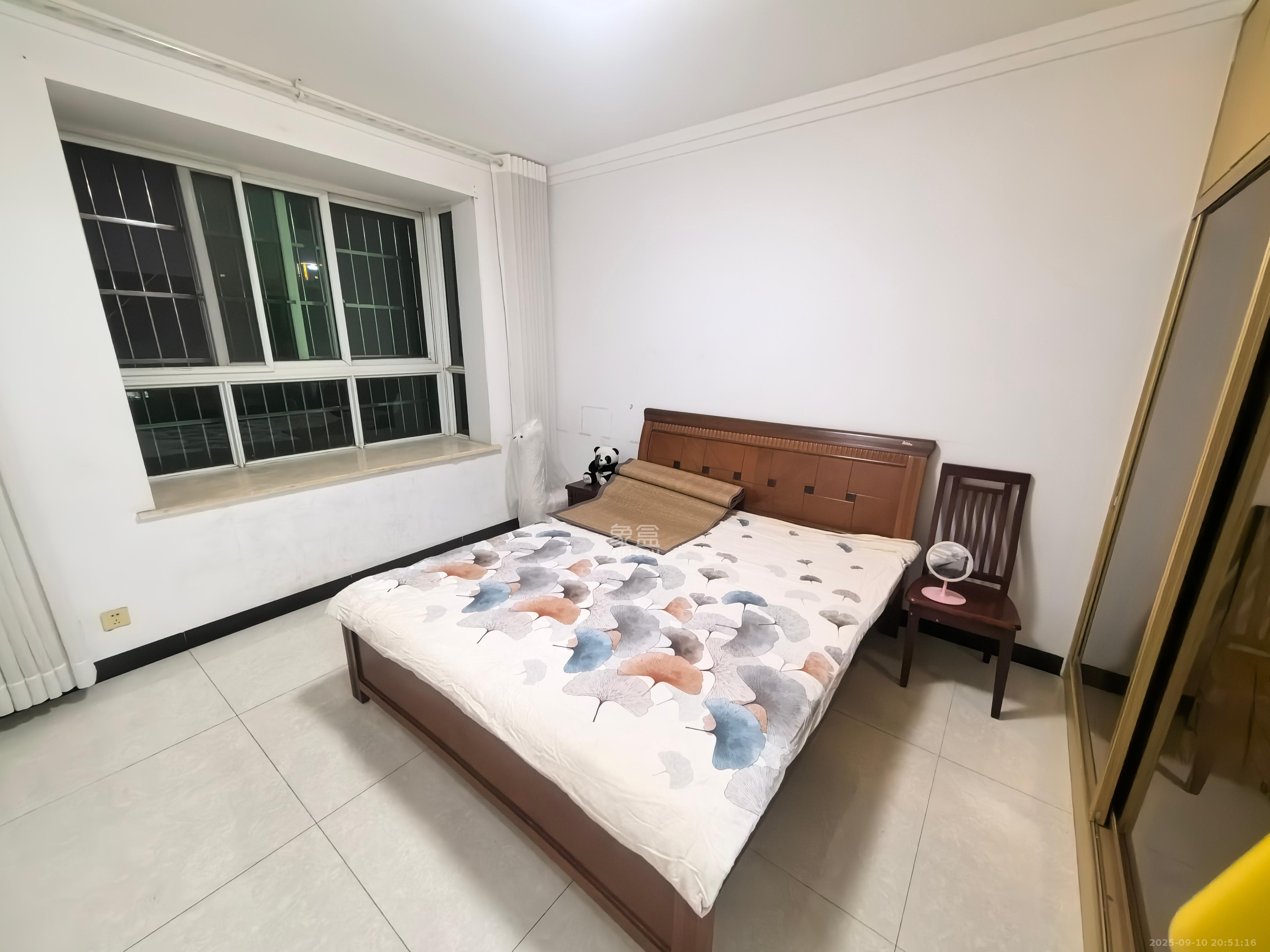 欣胜园 3室2厅2卫 1880.0元/月 欣胜园 3室2厅2卫 1880.0元/月室内图