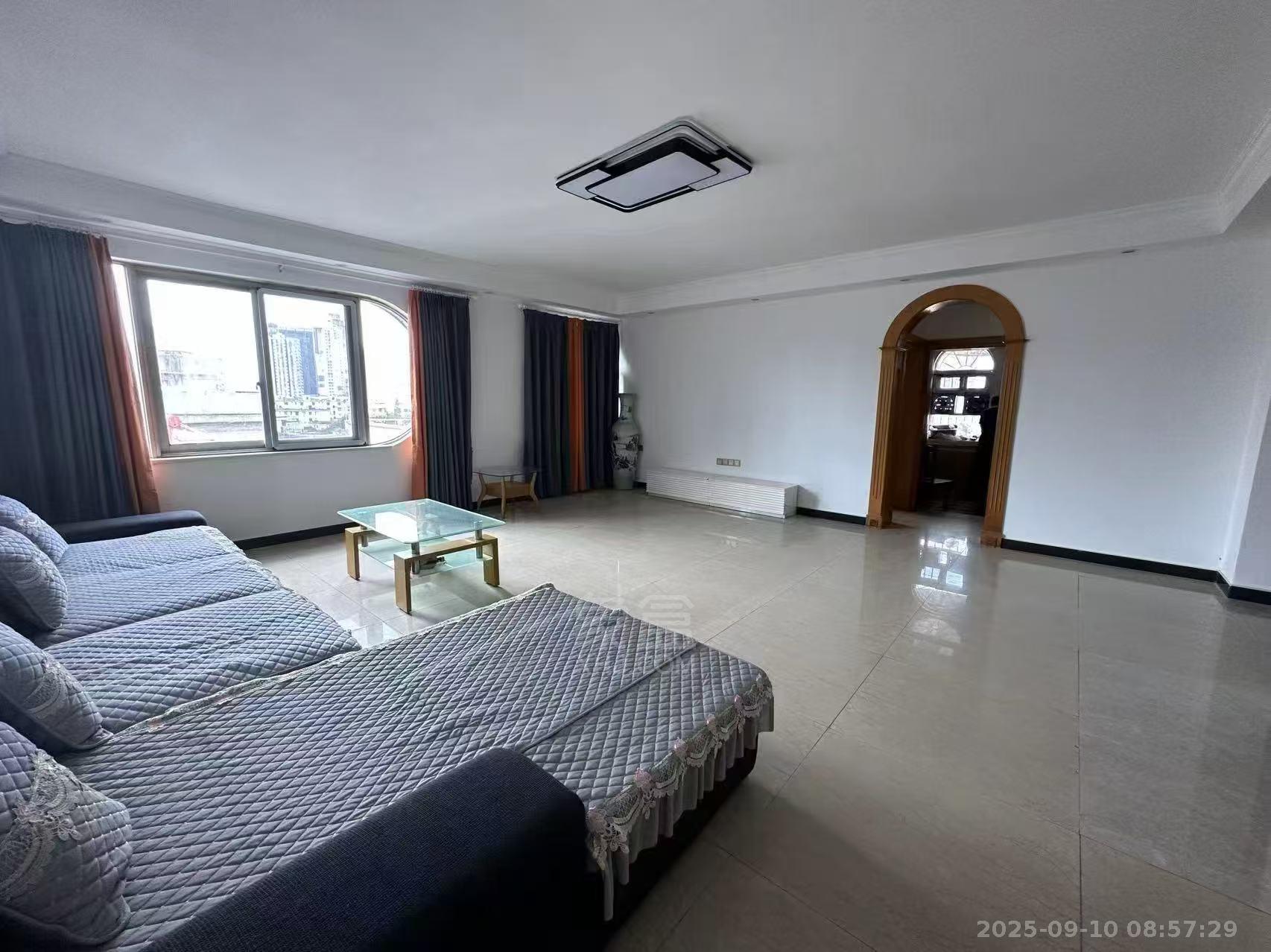 银环大厦  3室2厅2卫    1600.0元/月 银环大厦  3室2厅2卫    1600.0元/月室内图