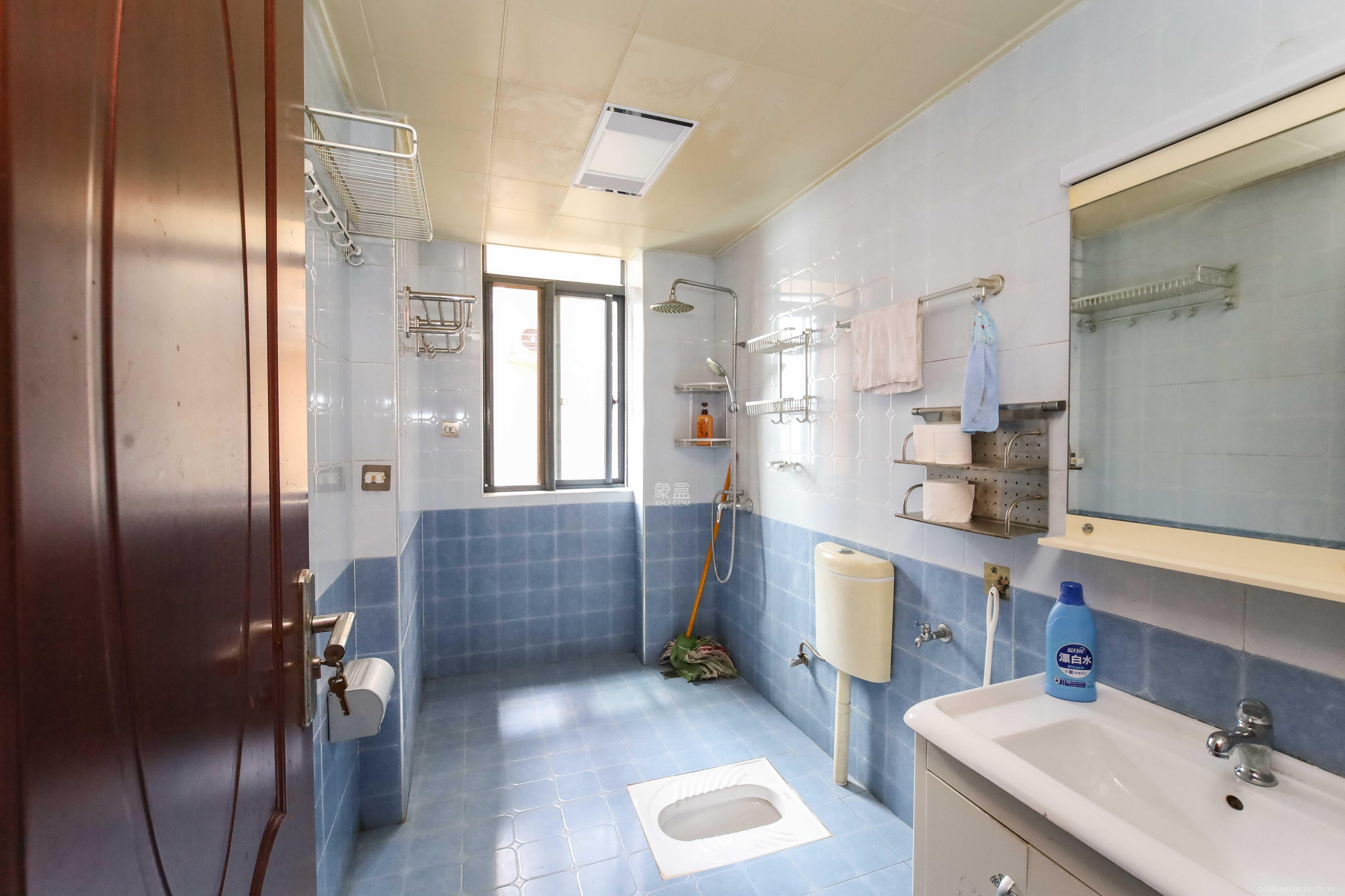 江河双水湾  4室2厅2卫    139.0万 江河双水湾  4室2厅2卫    139.0万卫生间