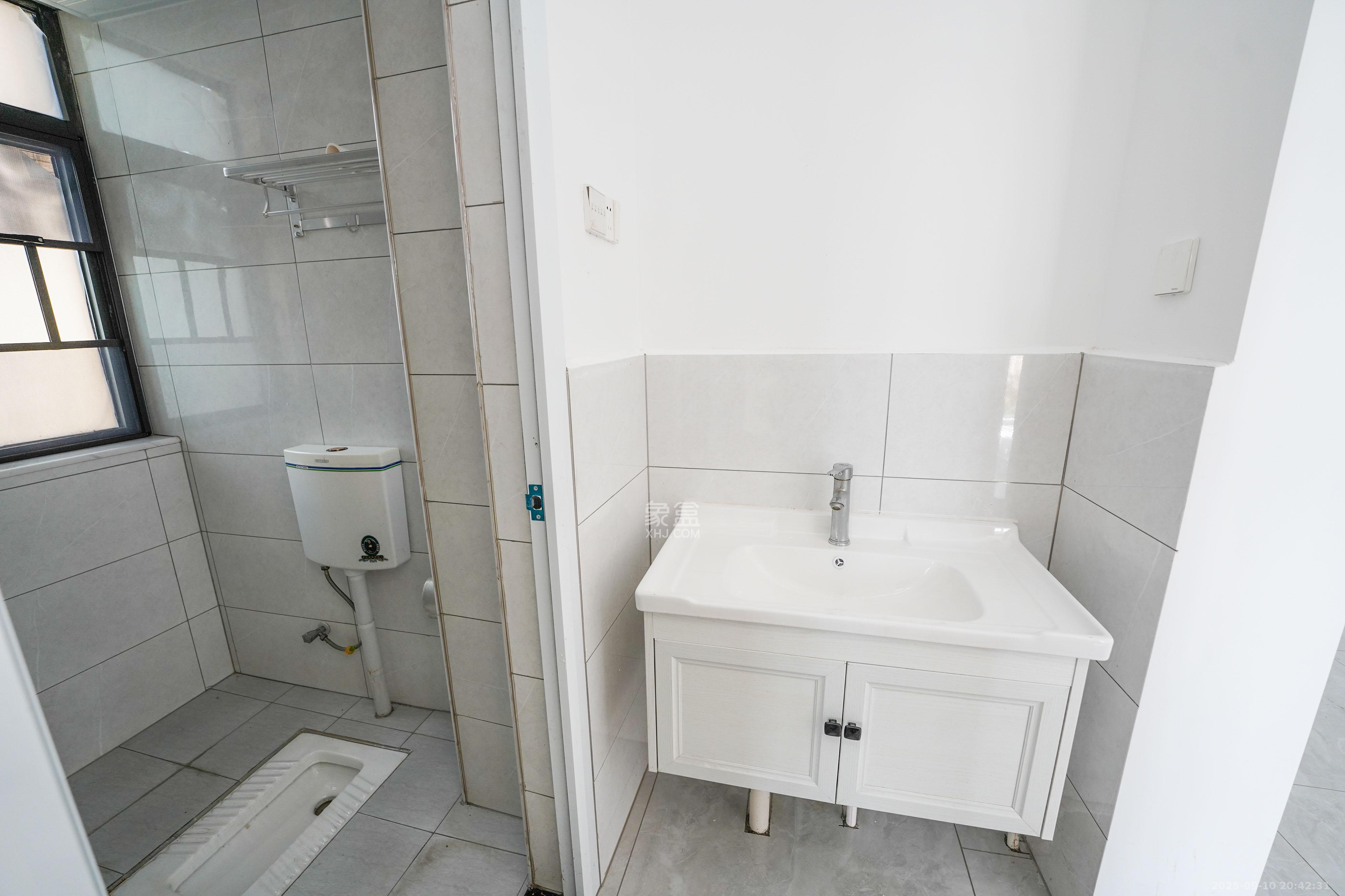 福天藏郡院子 2室2厅1卫 40.0万 福天藏郡院子 2室2厅1卫 40.0万卫生间