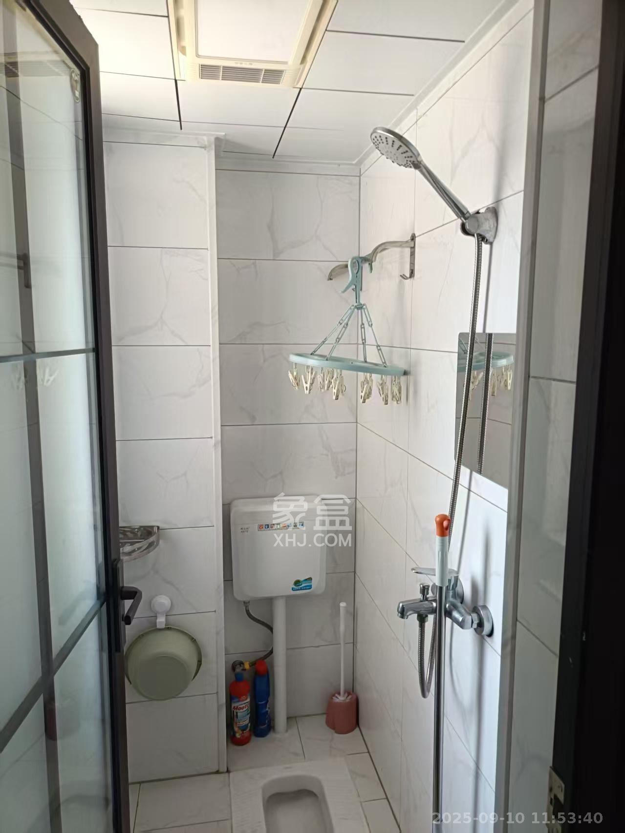 星城新宇川河苑  1室1厅1卫    1500.0元/月 星城新宇川河苑  1室1厅1卫    1500.0元/月室内图1