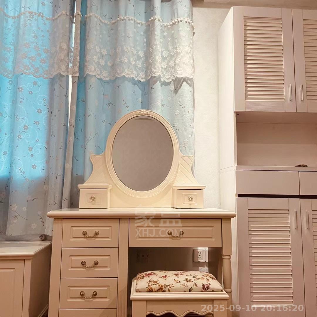 中央商业广场 1室1厅1卫 1200.0元/月 中央商业广场 1室1厅1卫 1200.0元/月室内图