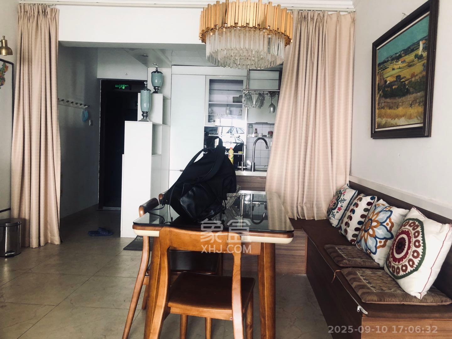 达美D6区 3室1厅1卫 2500.0元/月 达美D6区 3室1厅1卫 2500.0元/月室内图