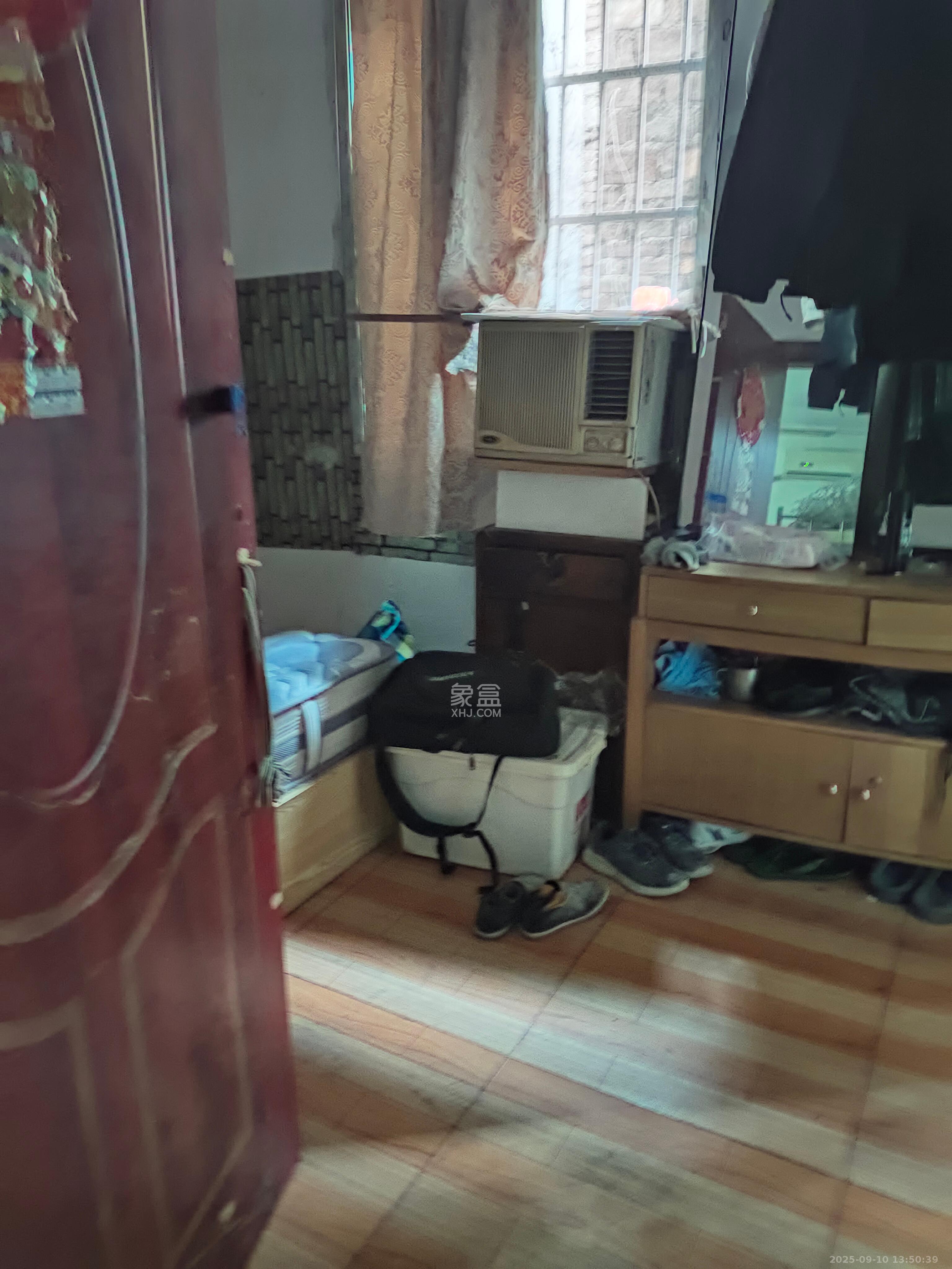 太平街散盘  4室1厅2卫    4600.0元/月室内图