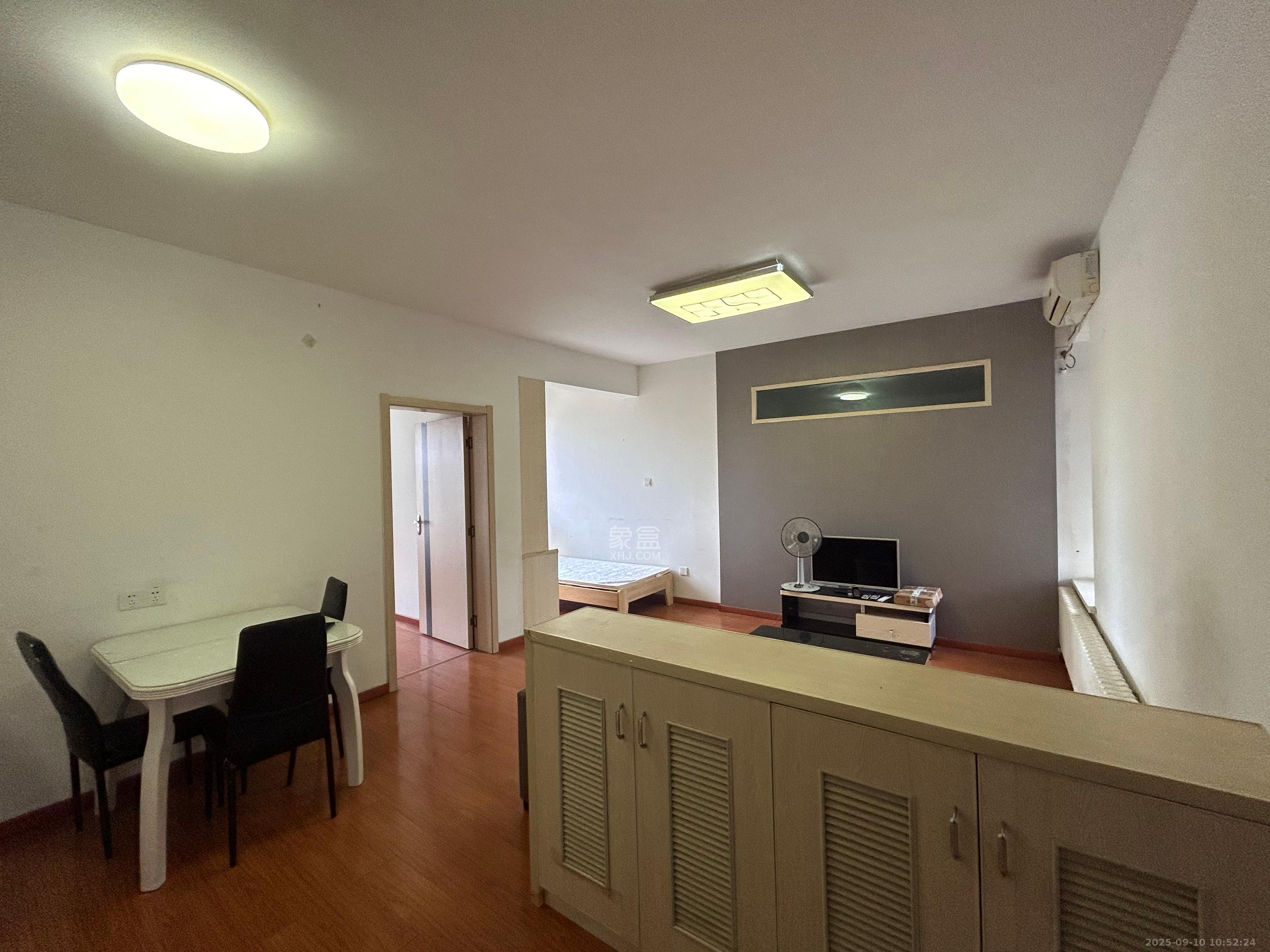 怡海星城 2室2厅1卫 1500.0元/月 怡海星城 2室2厅1卫 1500.0元/月室内图