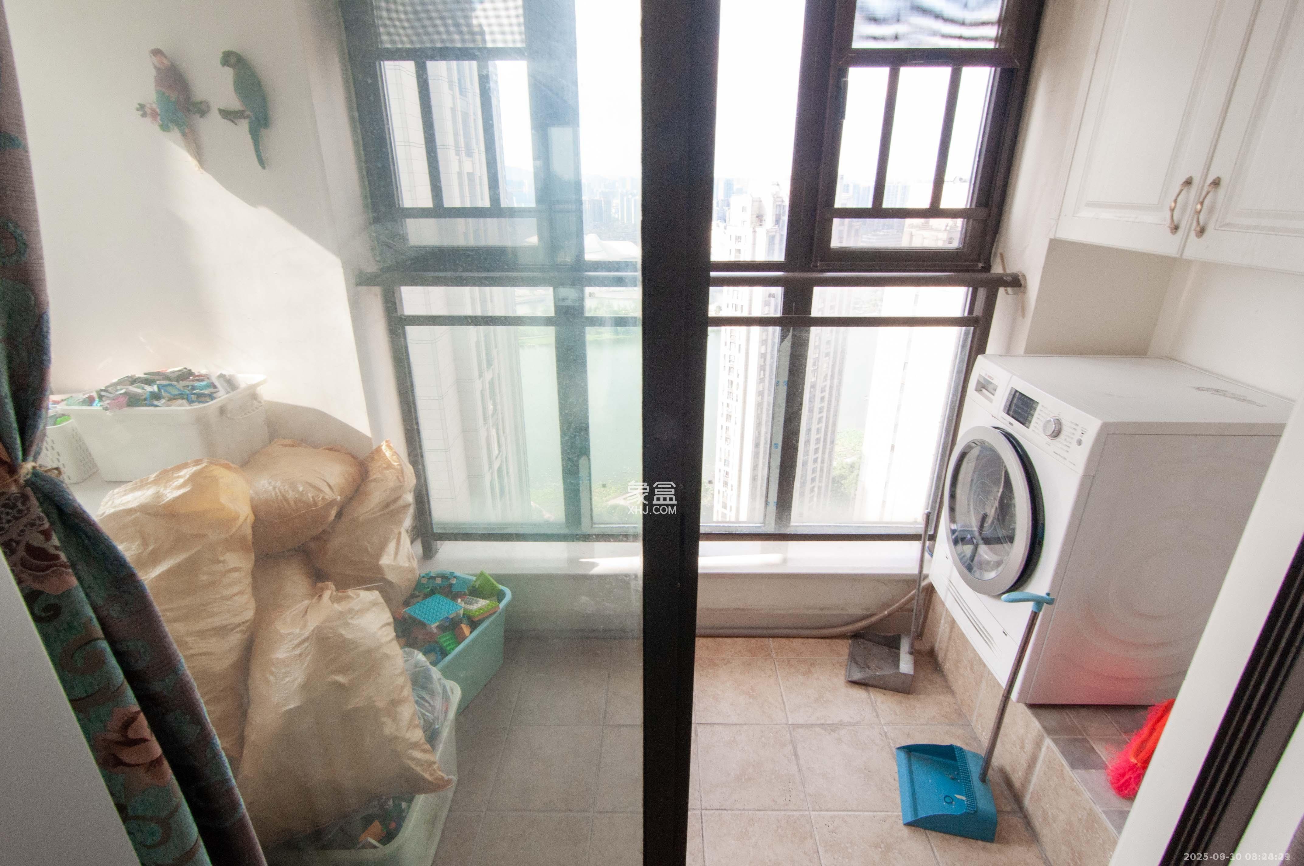 金茂梅溪湖 4室2厅2卫 3500.0元/月 金茂梅溪湖 4室2厅2卫 3500.0元/月室内图