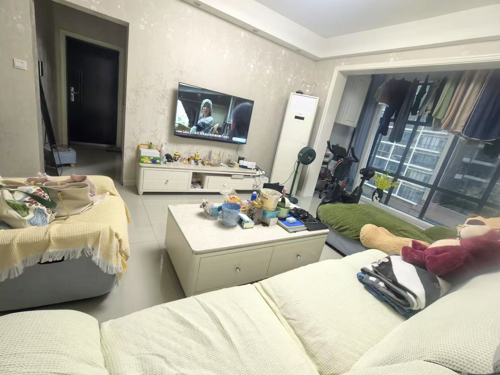 雄森国际 3室2厅1卫 49.8万 雄森国际 3室2厅1卫 49.8万客厅