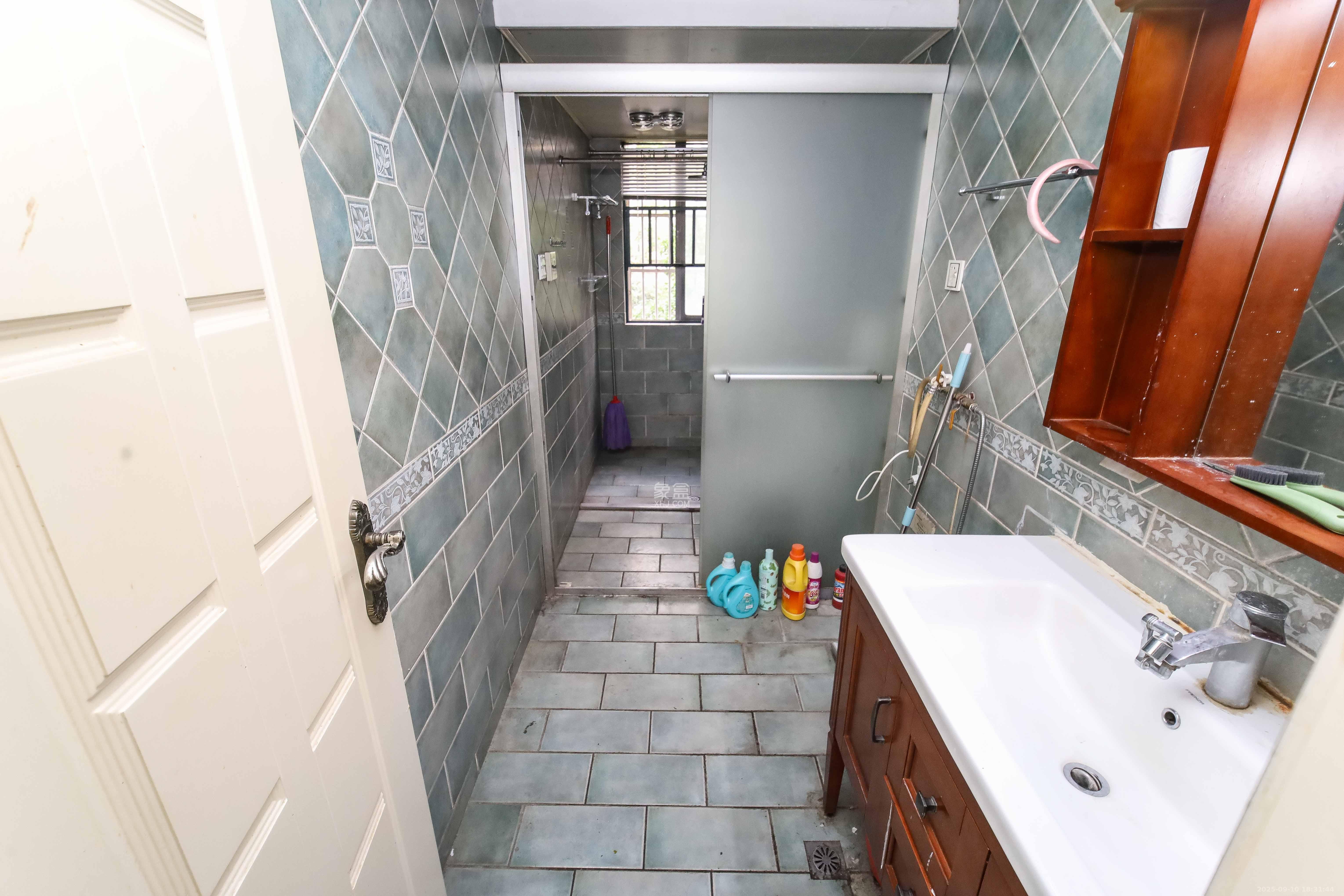 世嘉国际华城 3室2厅2卫 111.0万 世嘉国际华城 3室2厅2卫 111.0万卫生间