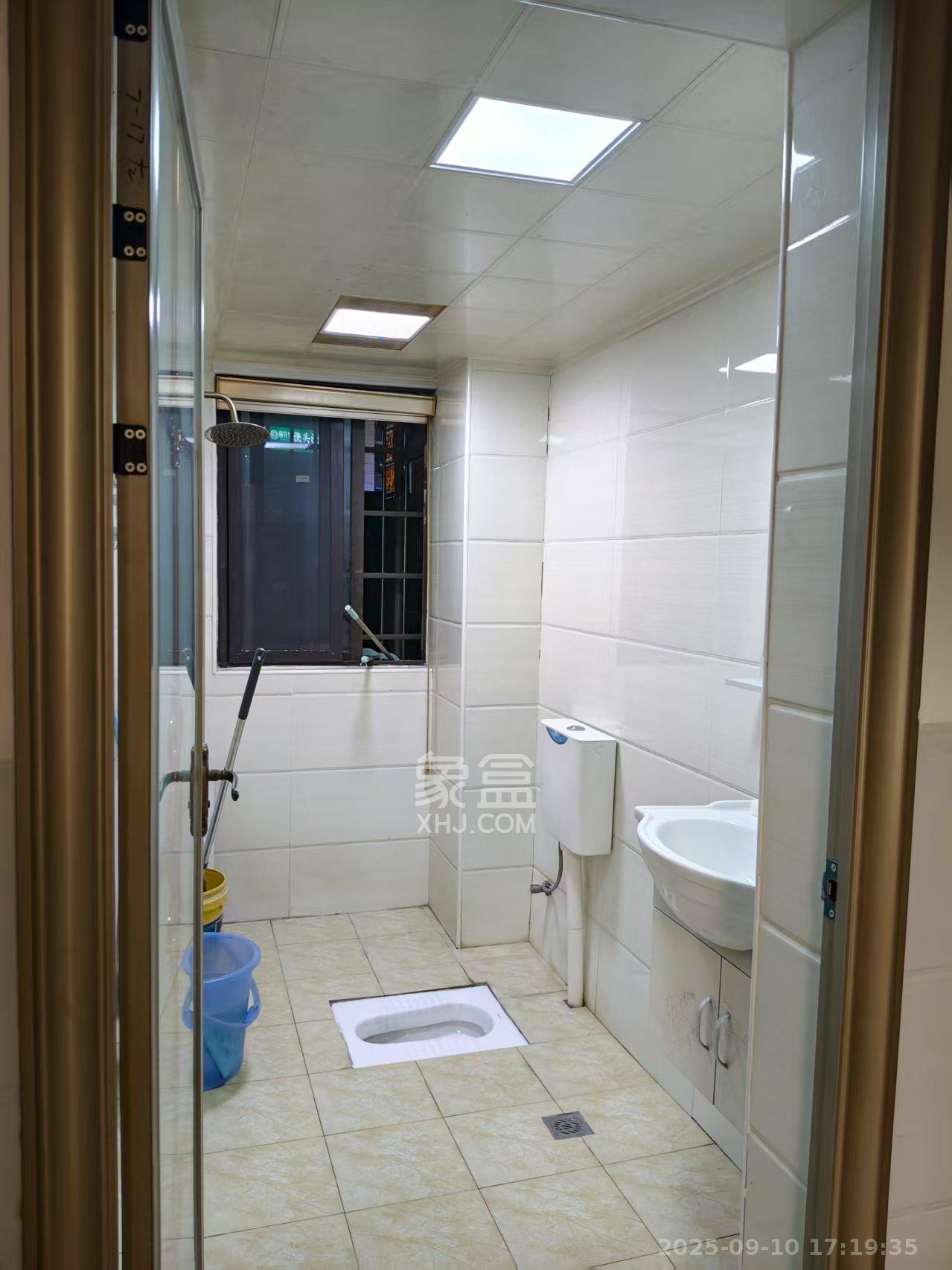 联丰苑  3室2厅1卫    2000.0元/月室内图