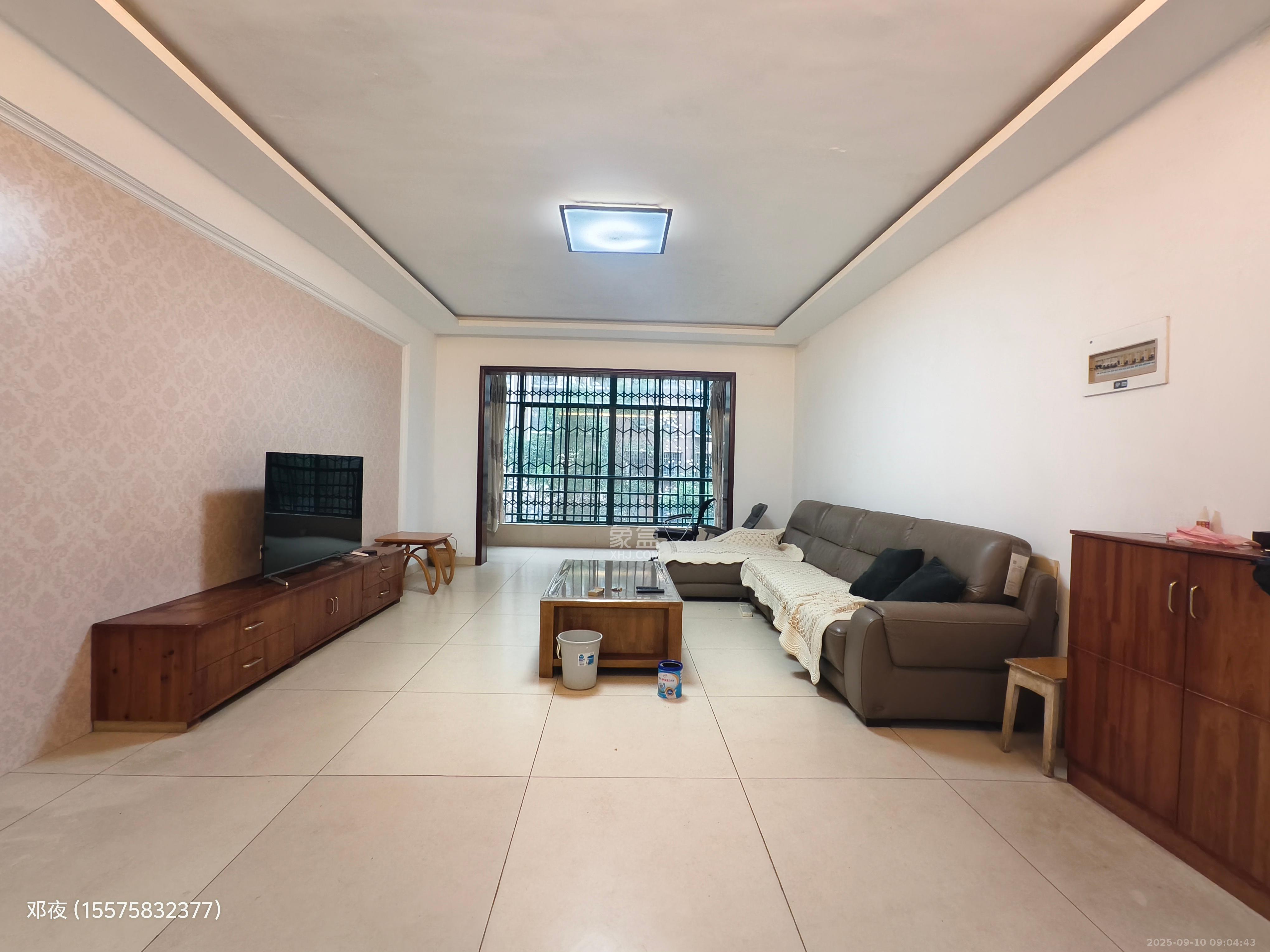 银桂苑 2室2厅1卫 2400.0元/月 银桂苑 2室2厅1卫 2400.0元/月室内图