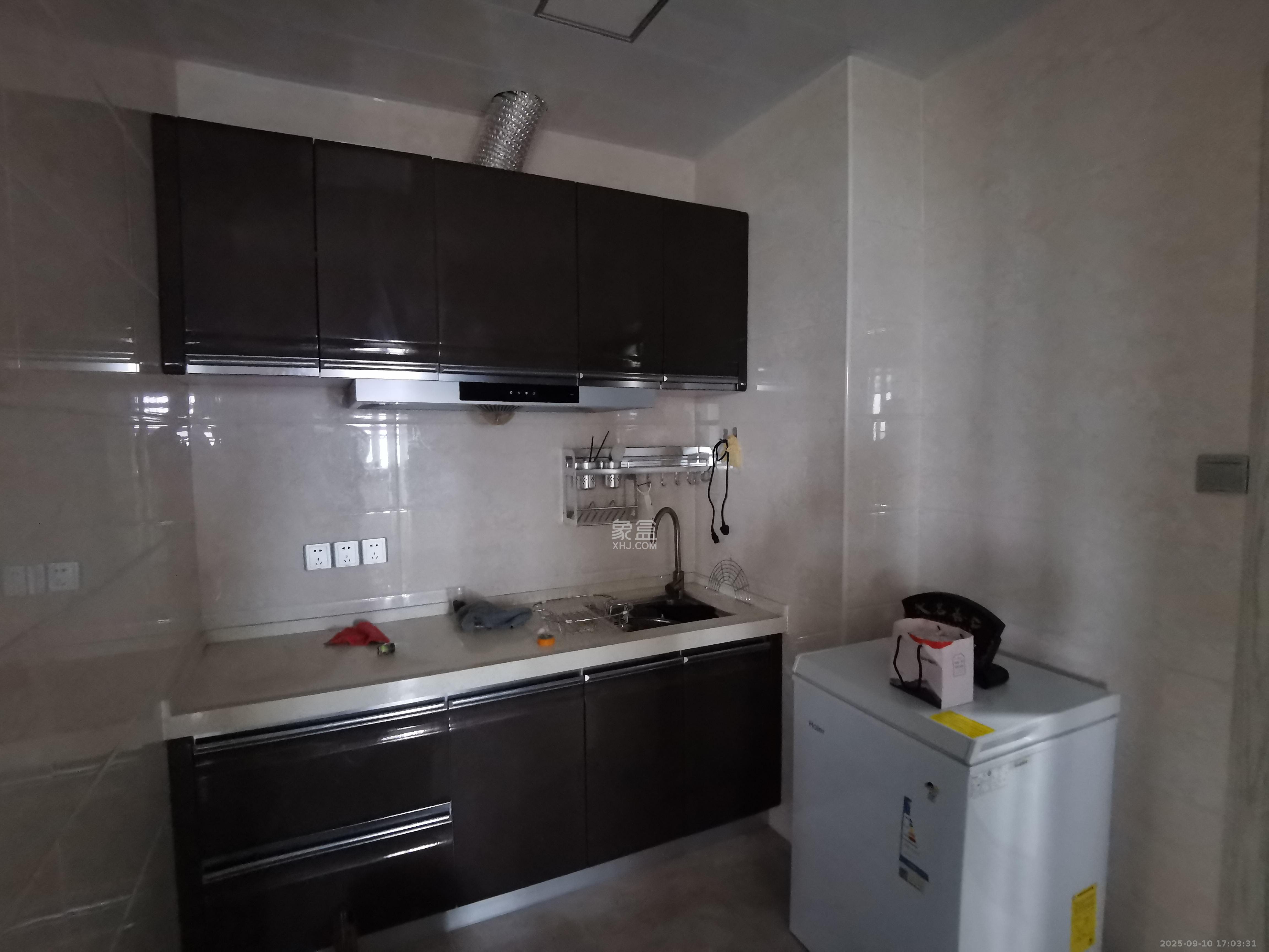 金茂梅溪湖 2室1厅1卫 1800.0元/月 金茂梅溪湖 2室1厅1卫 1800.0元/月室内图