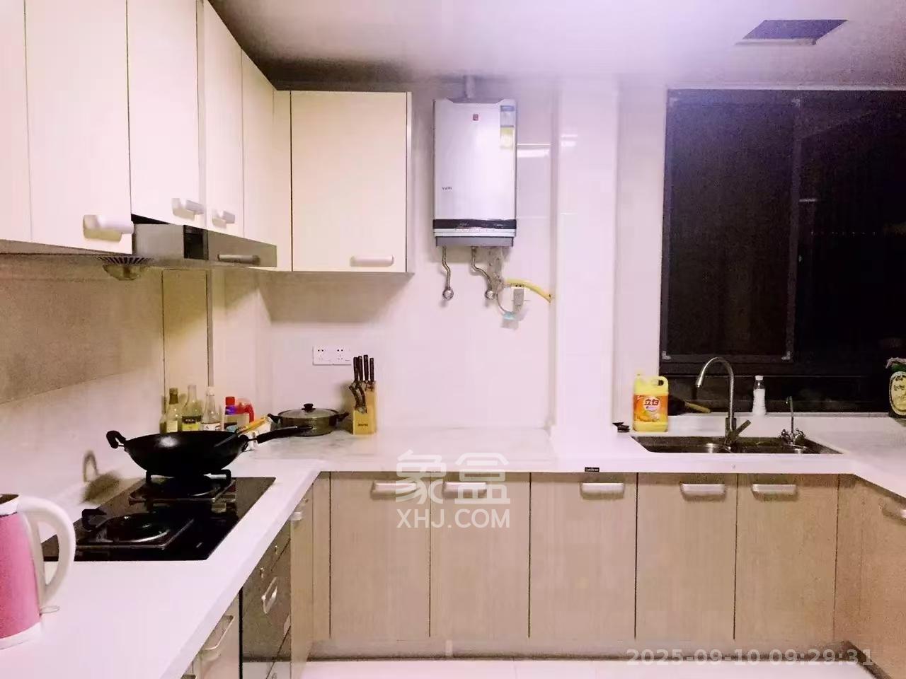 融科东南海 4室2厅2卫 3500.0元/月 融科东南海 4室2厅2卫 3500.0元/月室内图