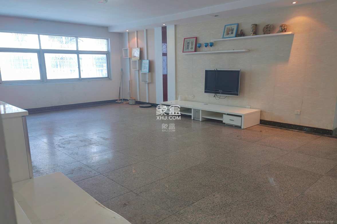 文艺公寓 3室2厅2卫 3100.0元/月 文艺公寓 3室2厅2卫 3100.0元/月室内图