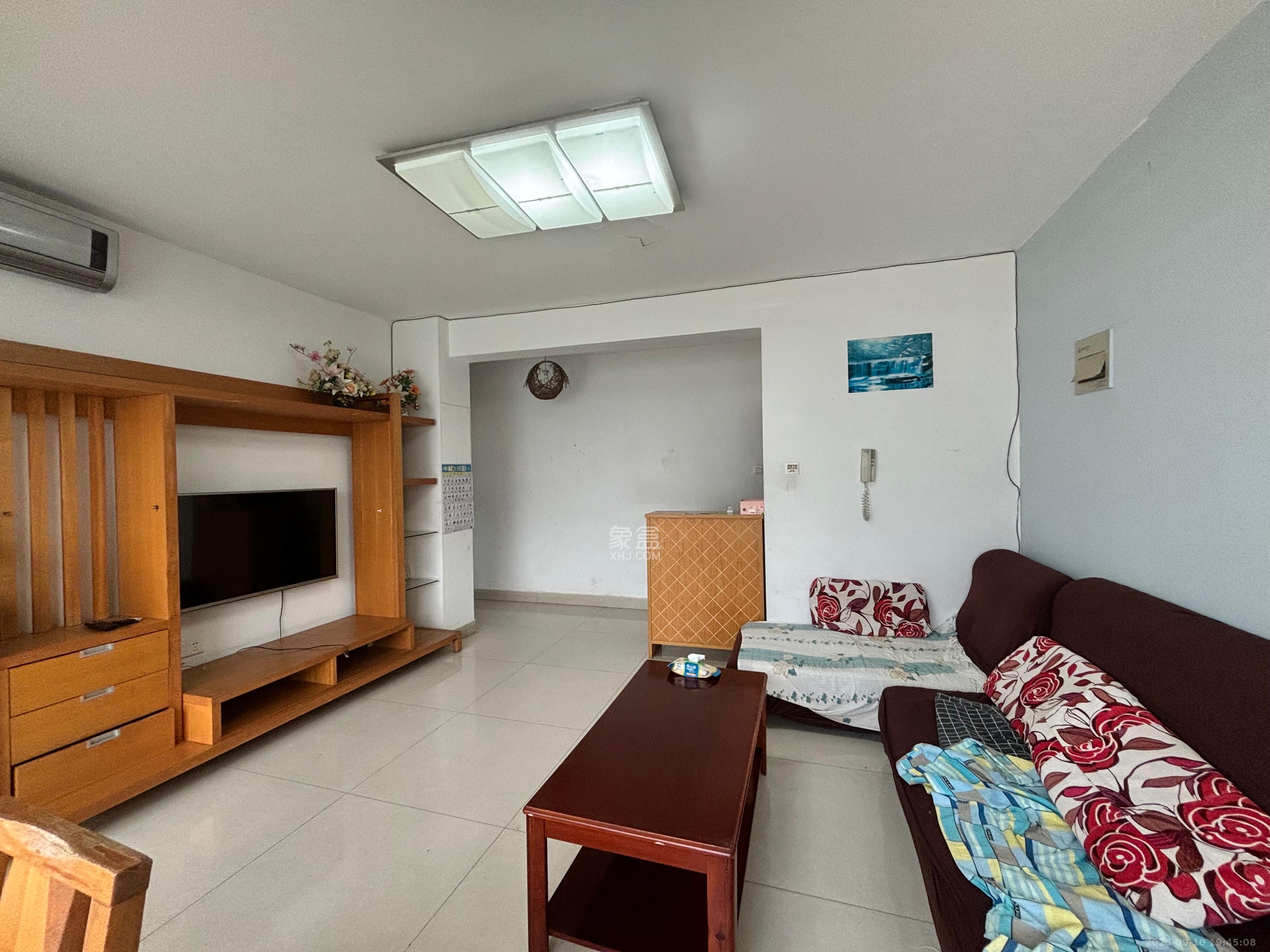 泰禹家园(彩云之翼家园一期、二期、三期)  2室2厅1卫    2000.0元/月 泰禹家园(彩云之翼家园一期、二期、三期)  2室2厅1卫    2000.0元/月室内图